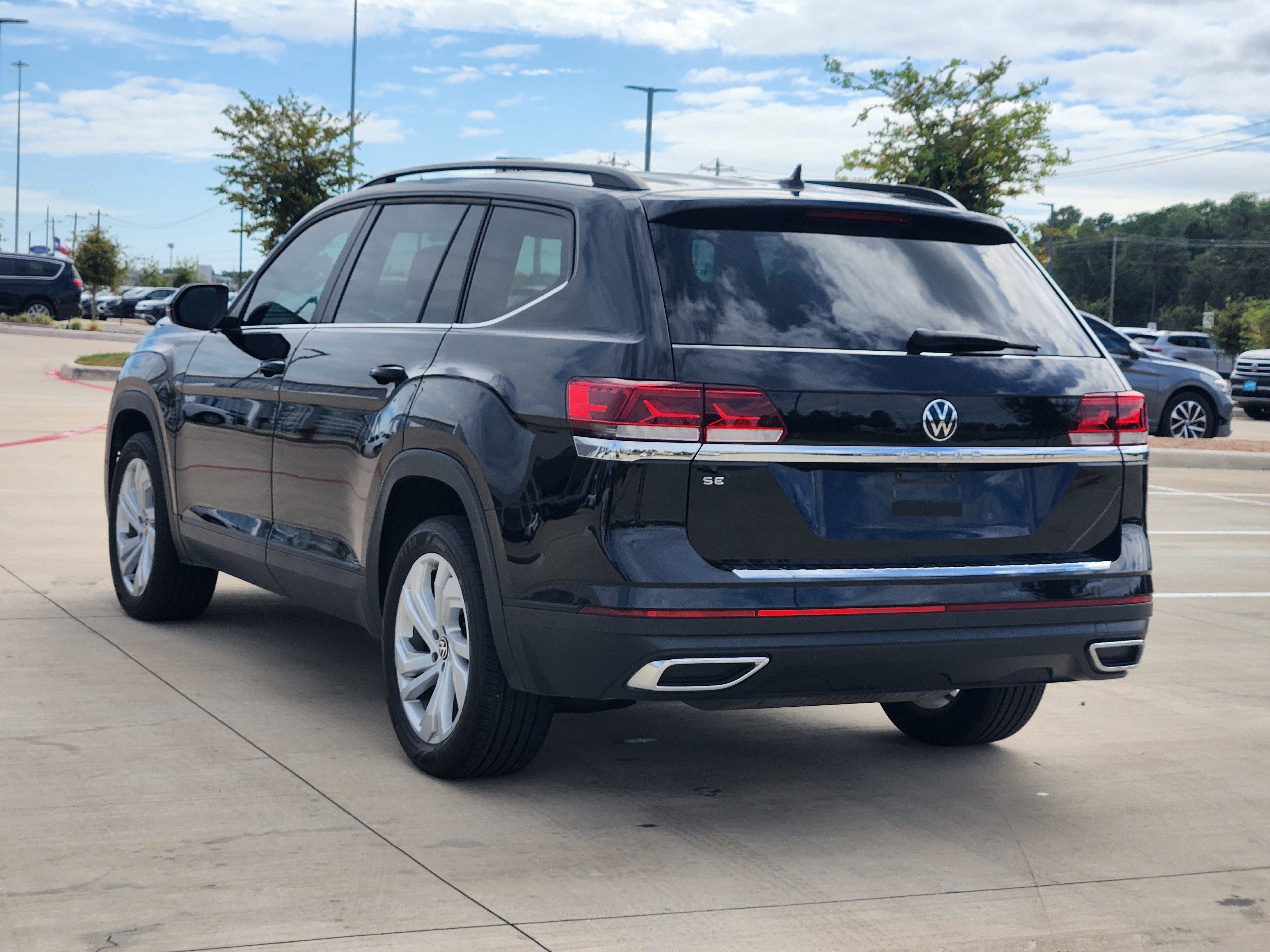 2023 Volkswagen Atlas 2.0T SE