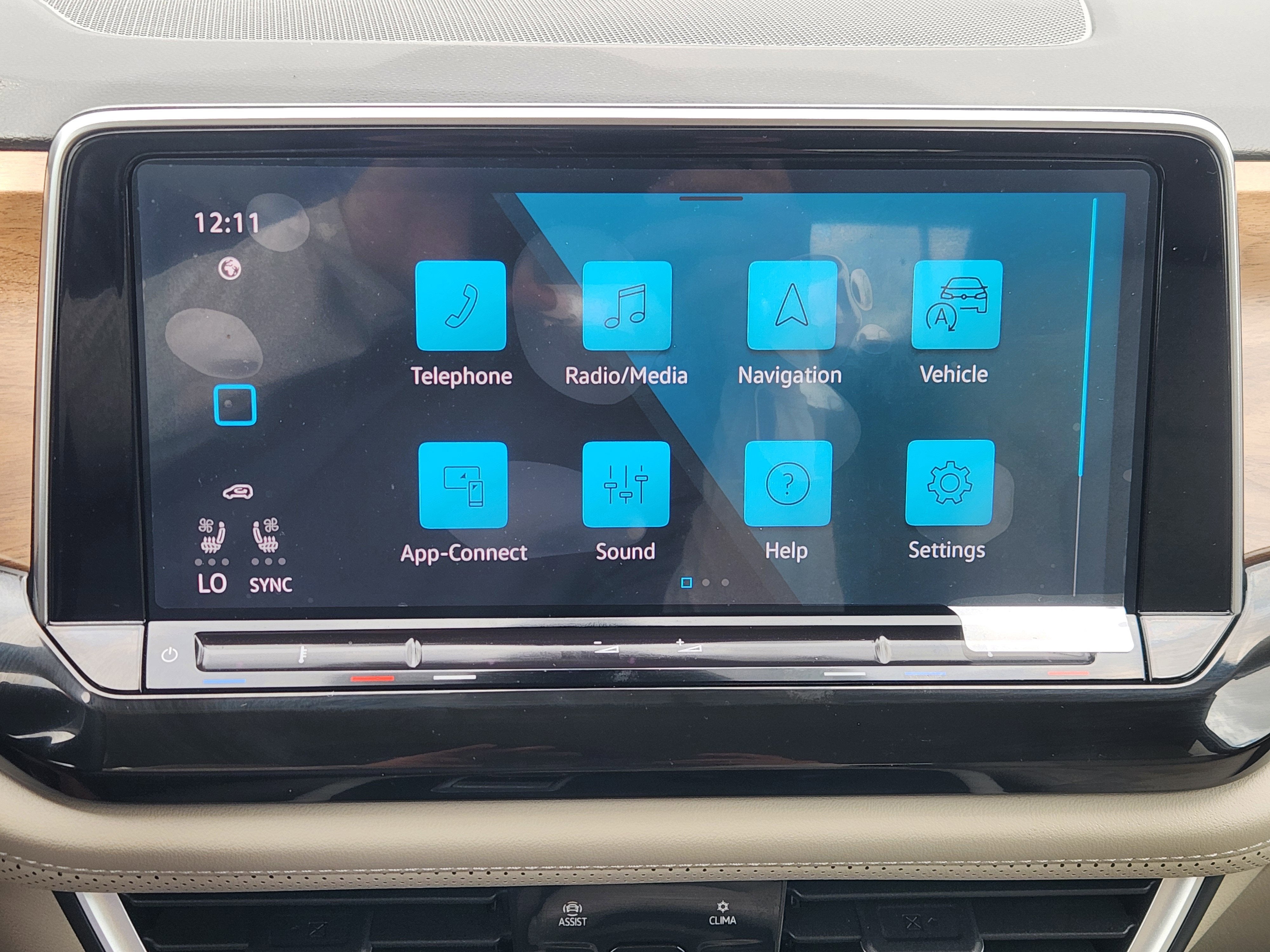 2025 Volkswagen Atlas 2.0T SE
