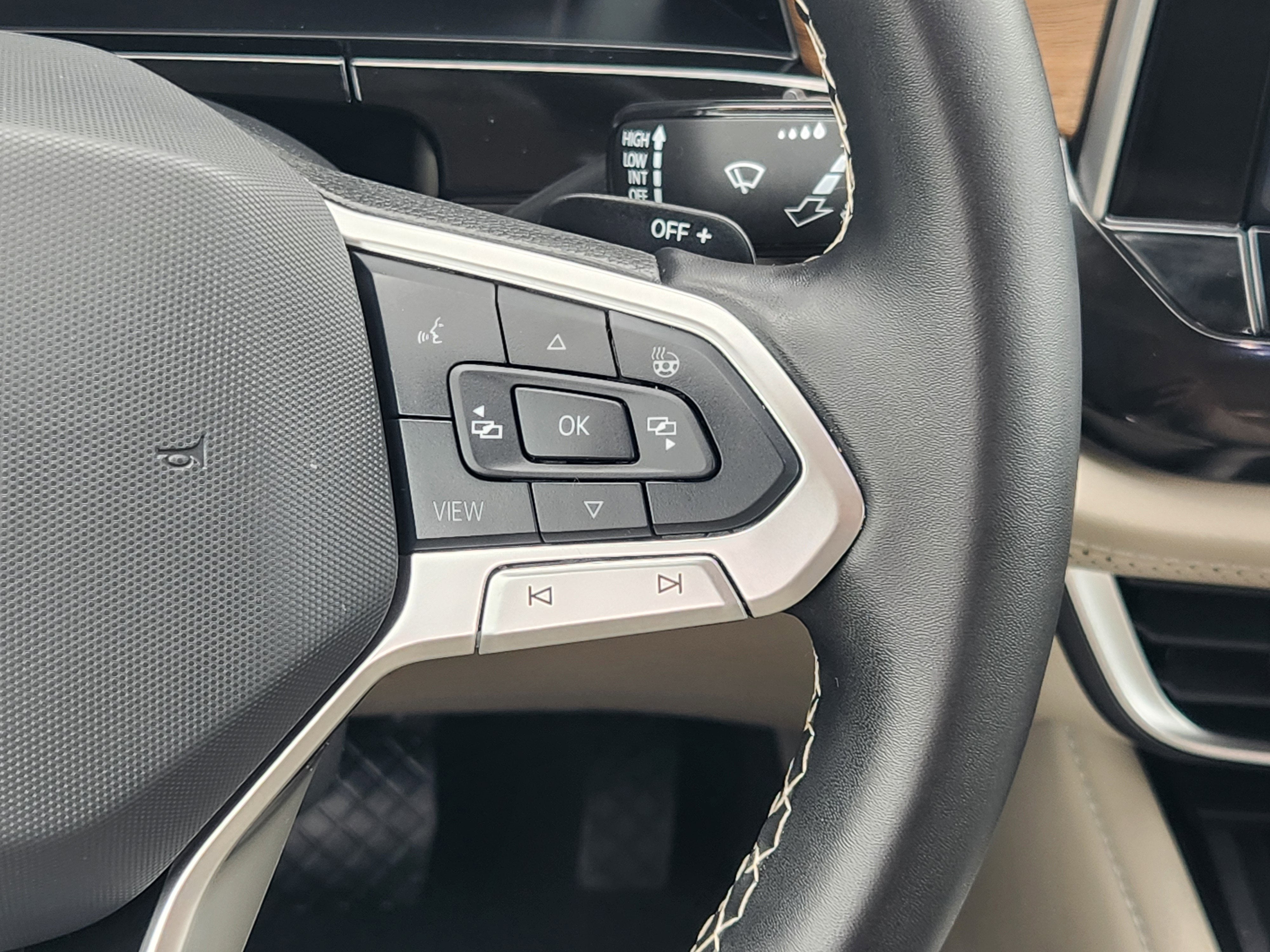 2025 Volkswagen Atlas 2.0T SE