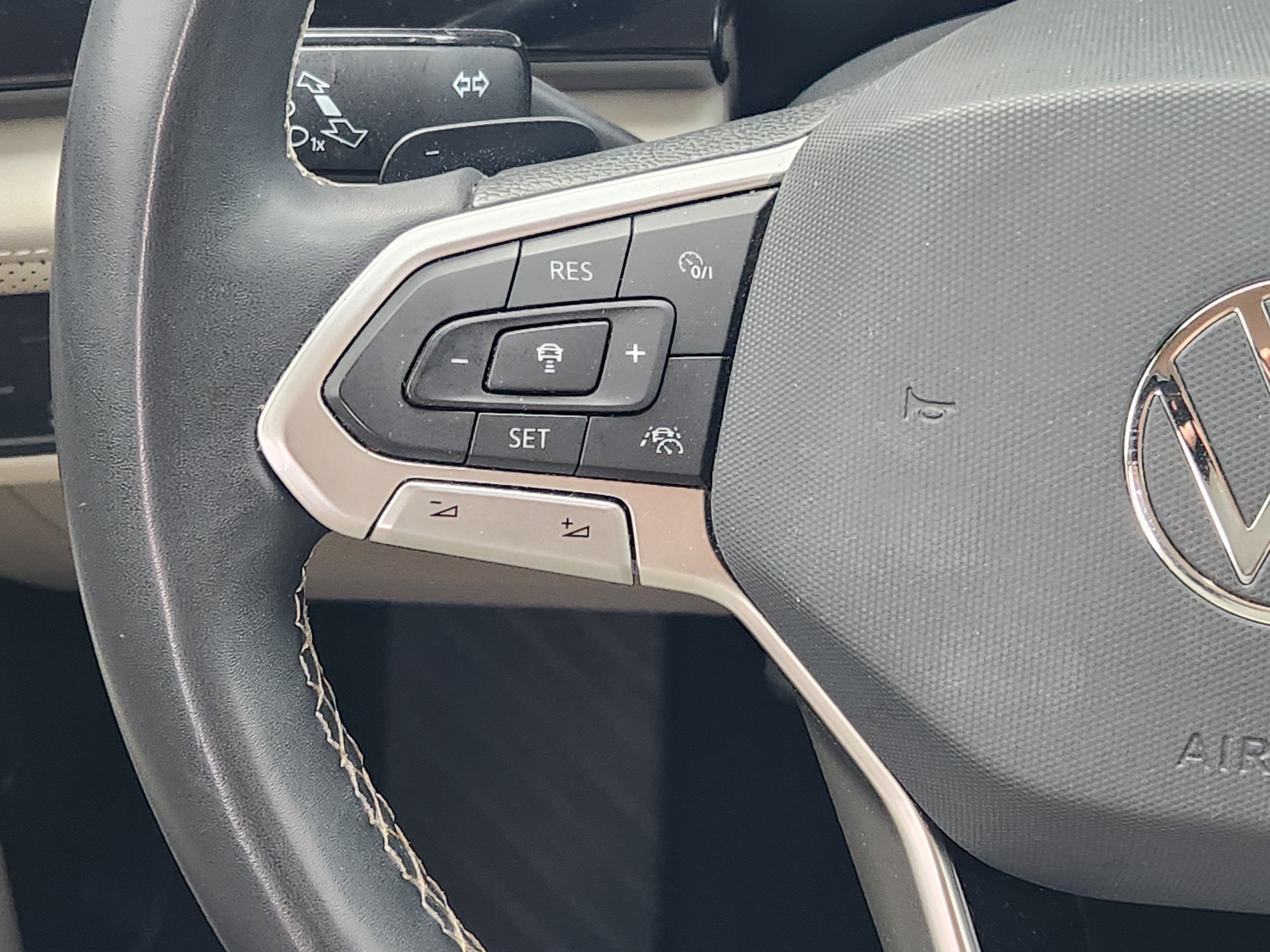 2024 Volkswagen Atlas 2.0T SE
