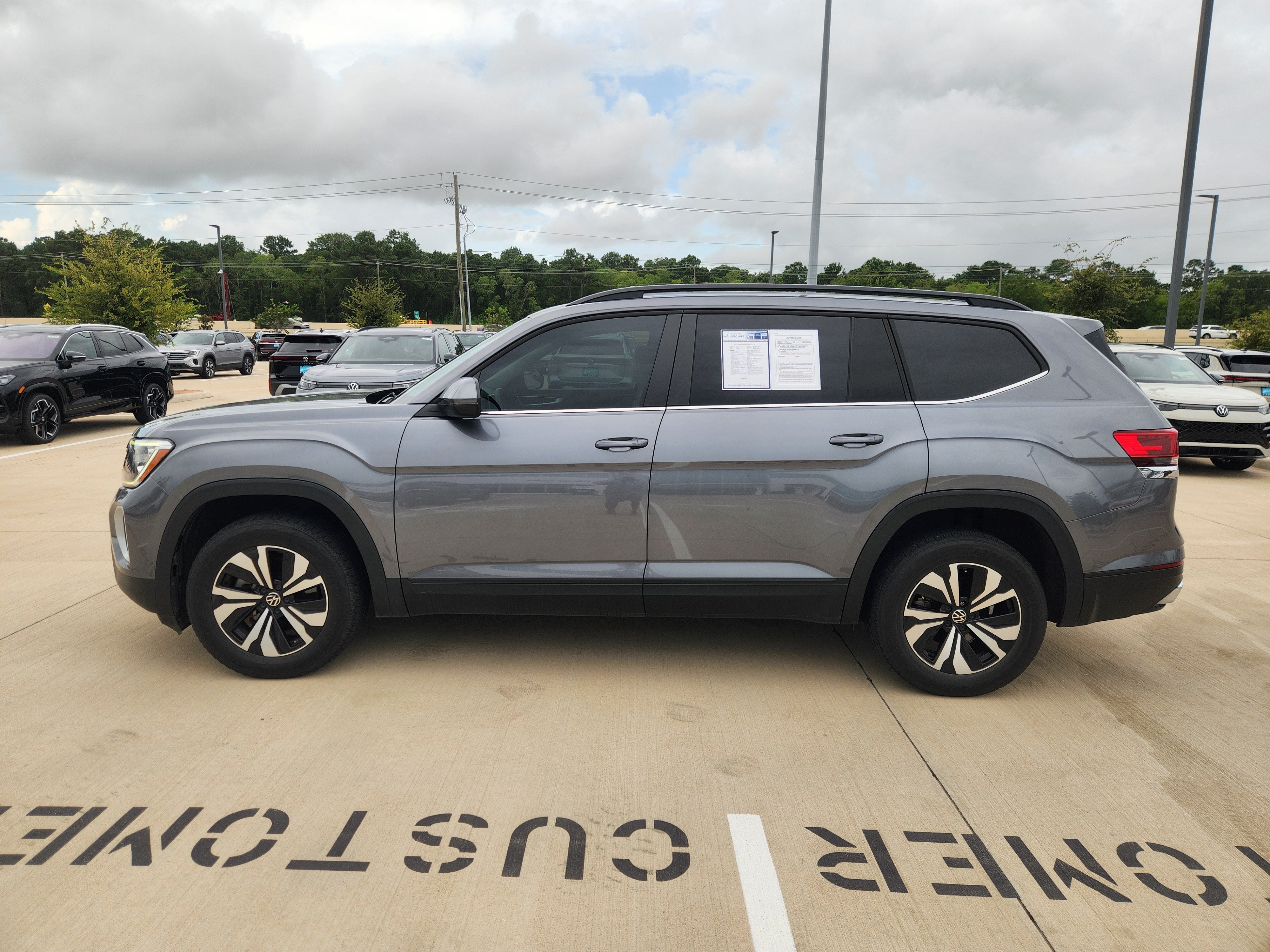 2024 Volkswagen Atlas 2.0T SE