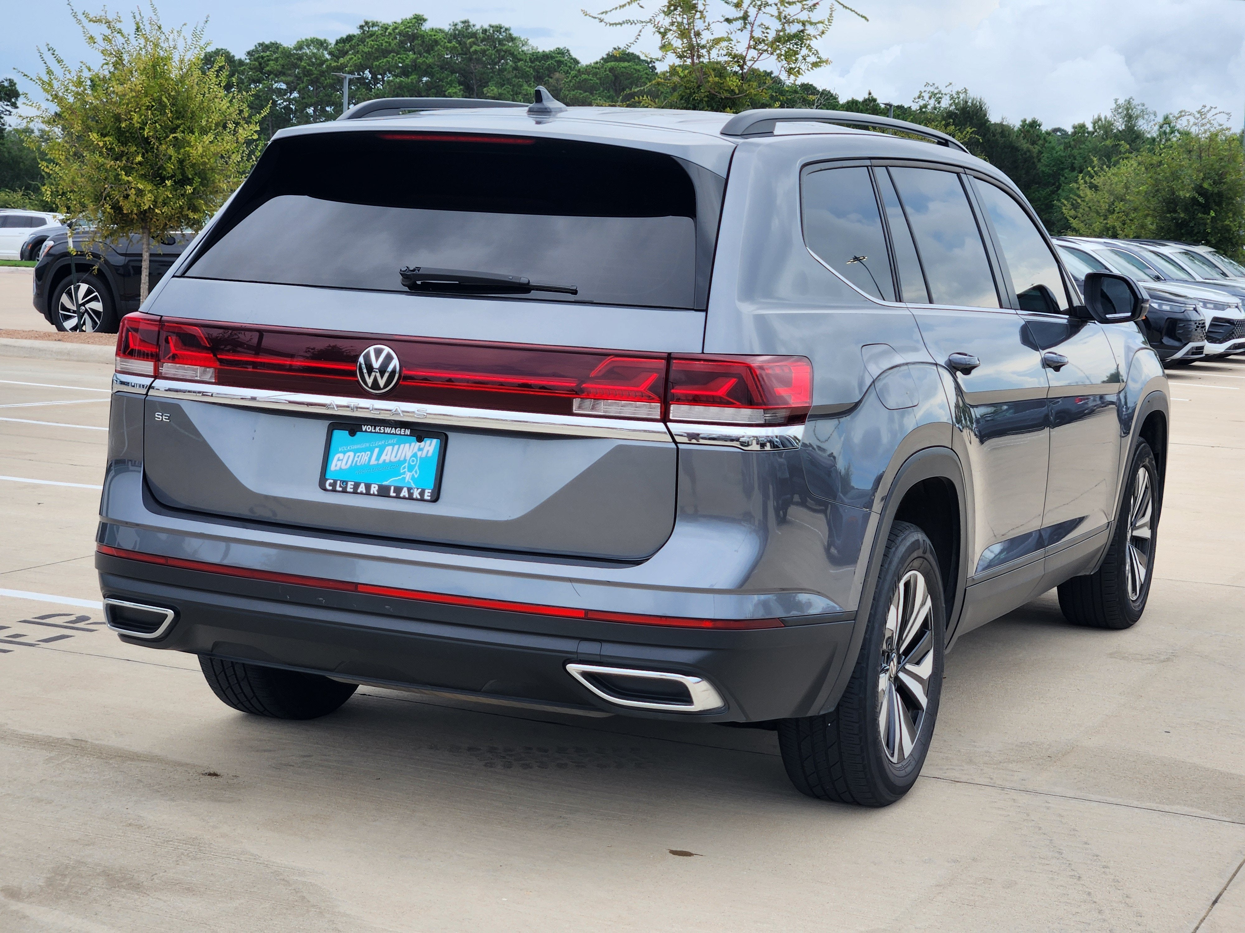 2024 Volkswagen Atlas 2.0T SE