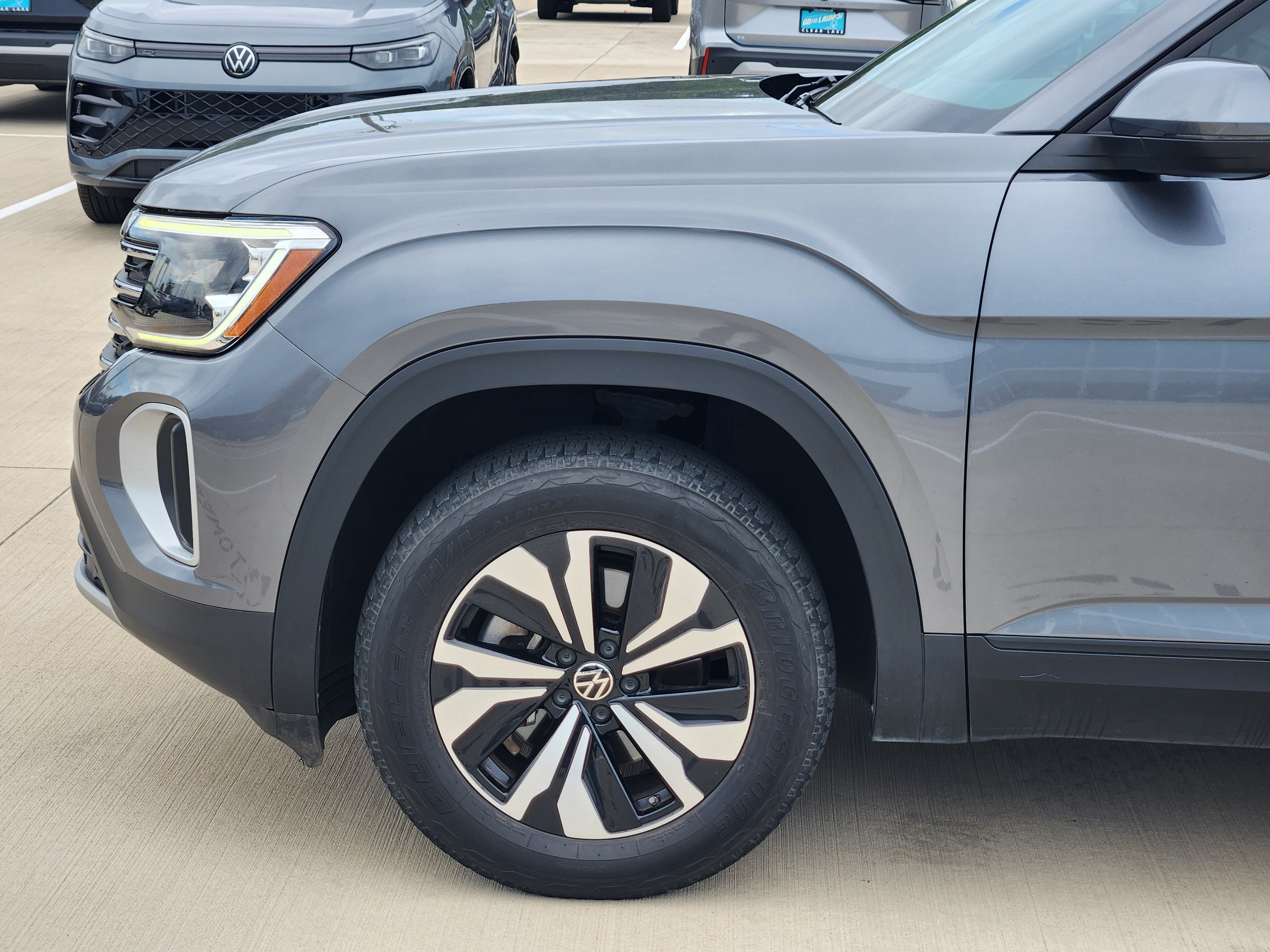 2024 Volkswagen Atlas 2.0T SE