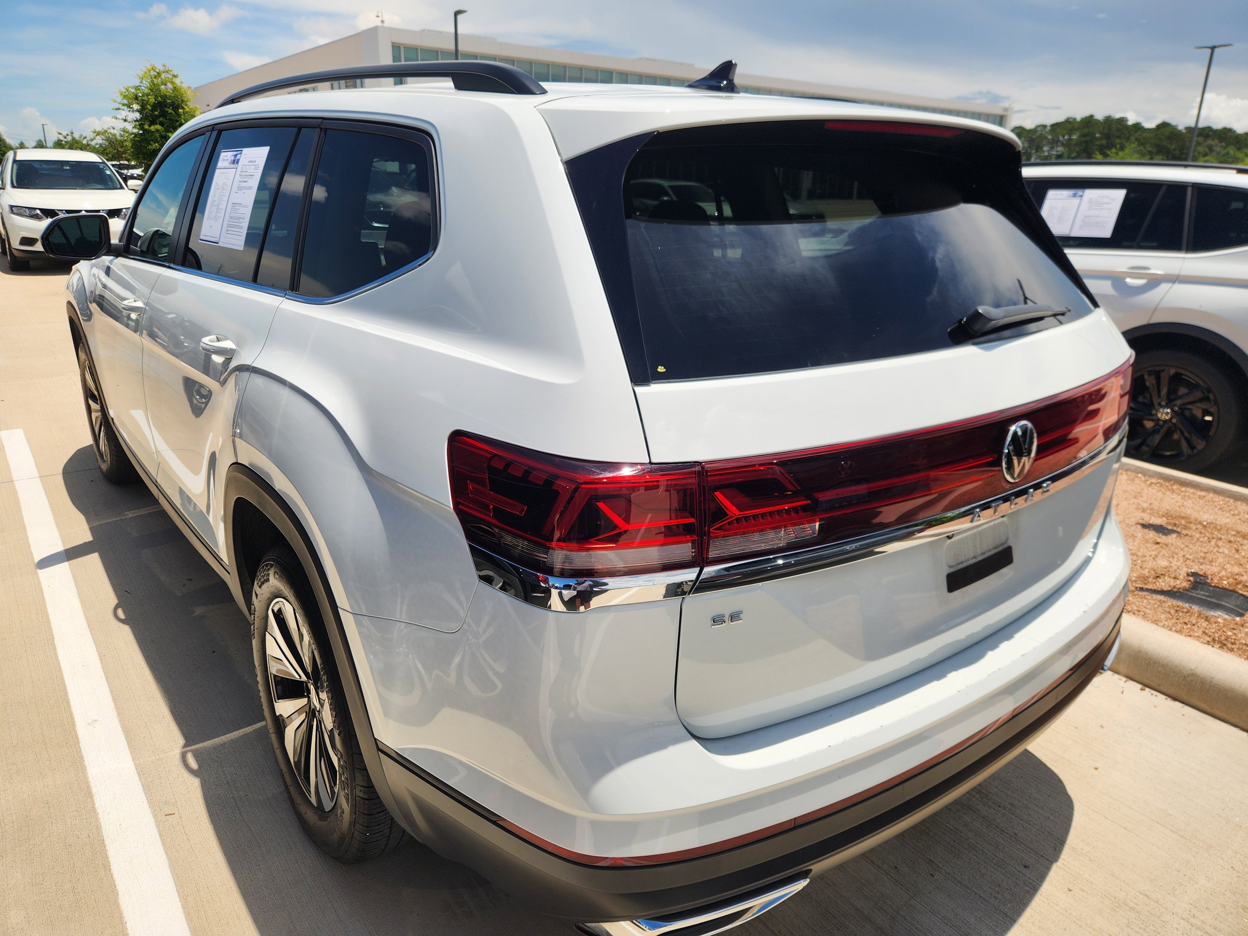 2025 Volkswagen Atlas 2.0T SE