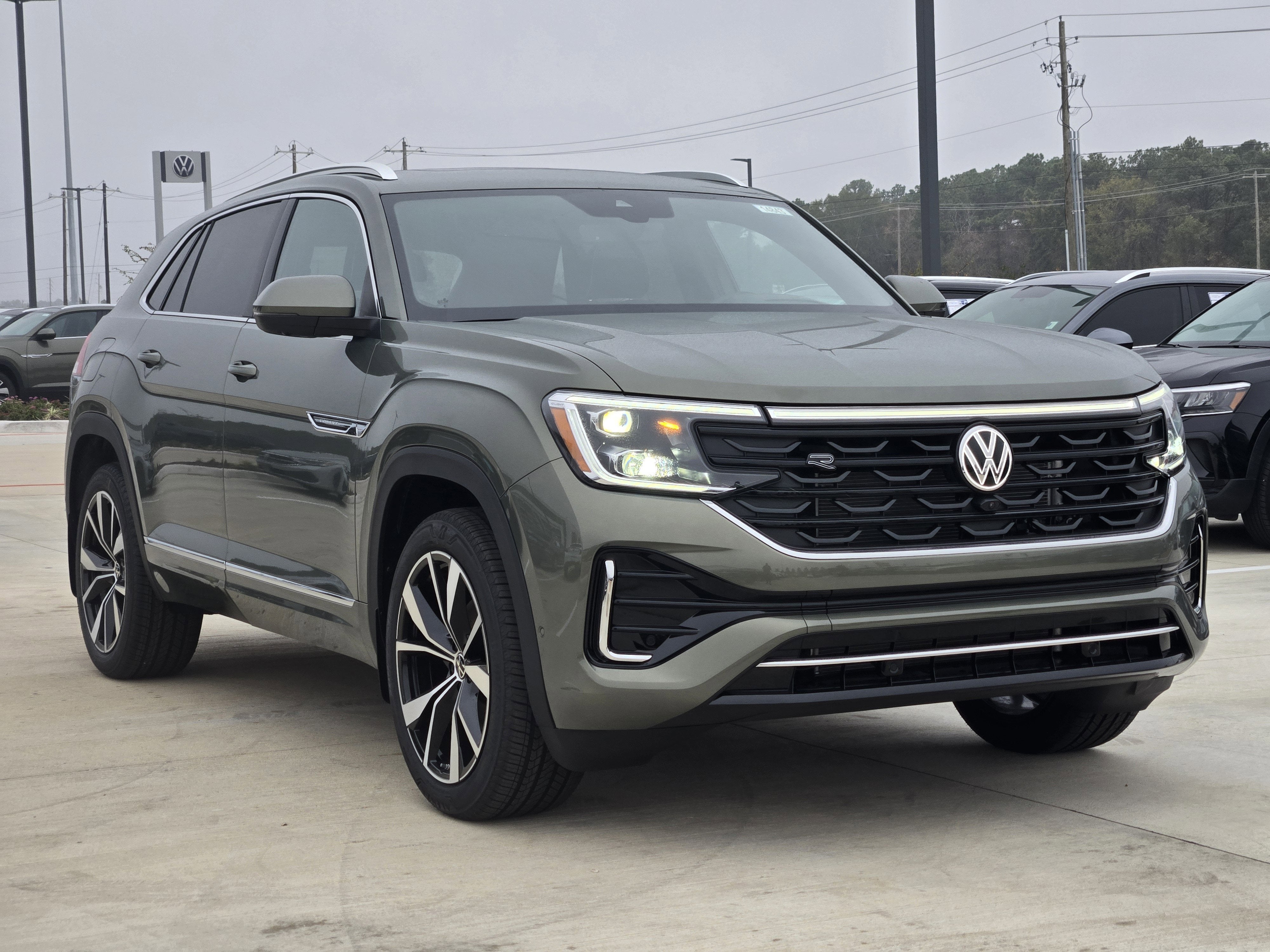 2026 Volkswagen Atlas Cross Sport 2.0T SEL Premium R-Line