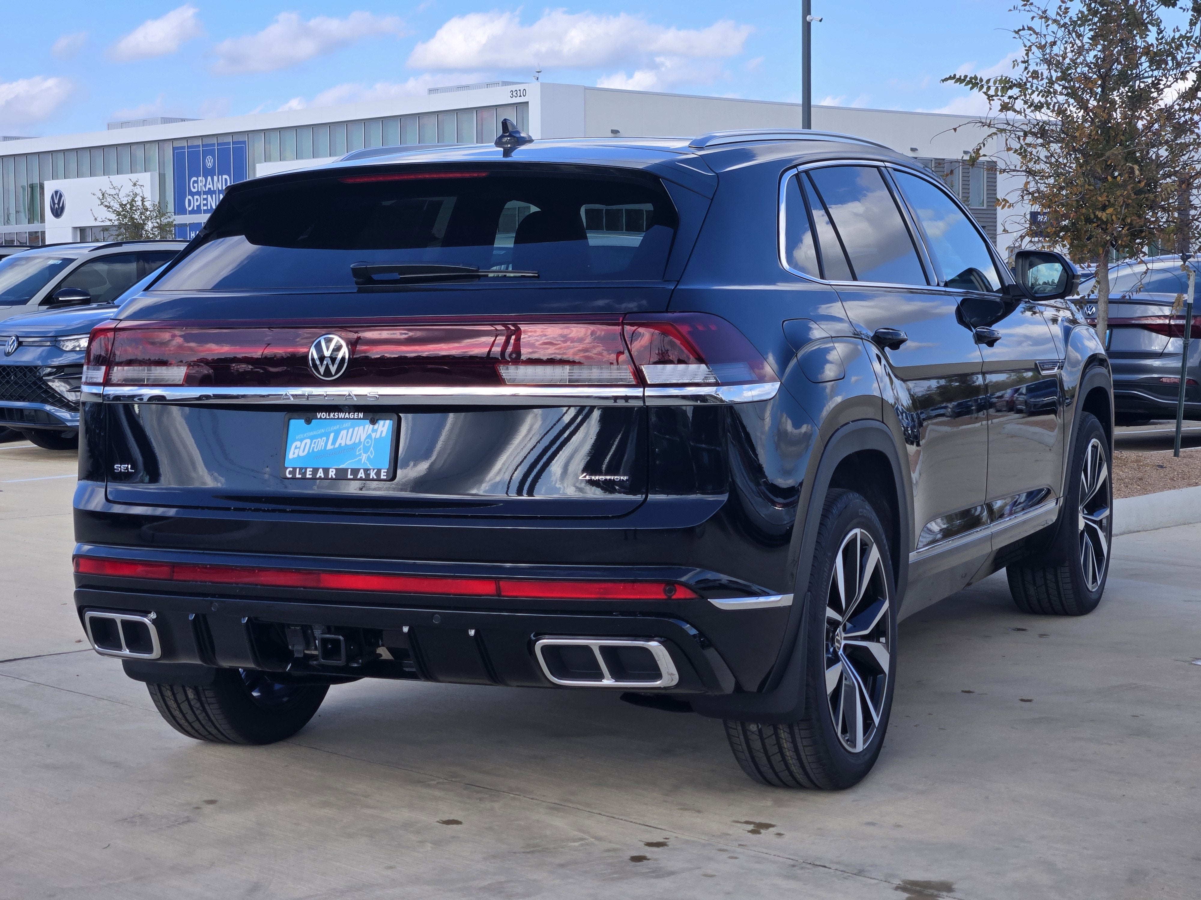2026 Volkswagen Atlas Cross Sport 2.0T SEL Premium R-Line