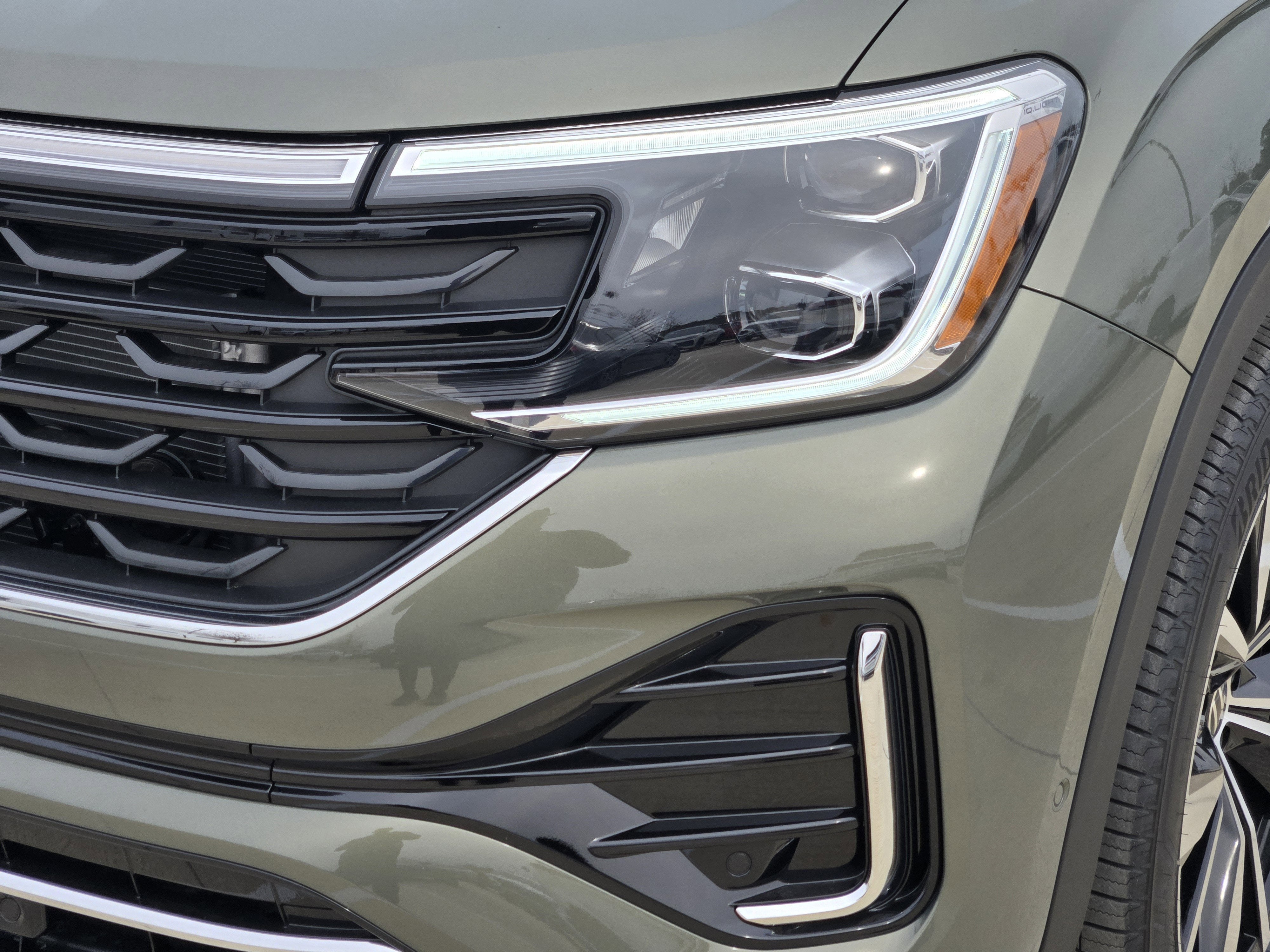 2026 Volkswagen Atlas Cross Sport 2.0T SEL Premium R-Line