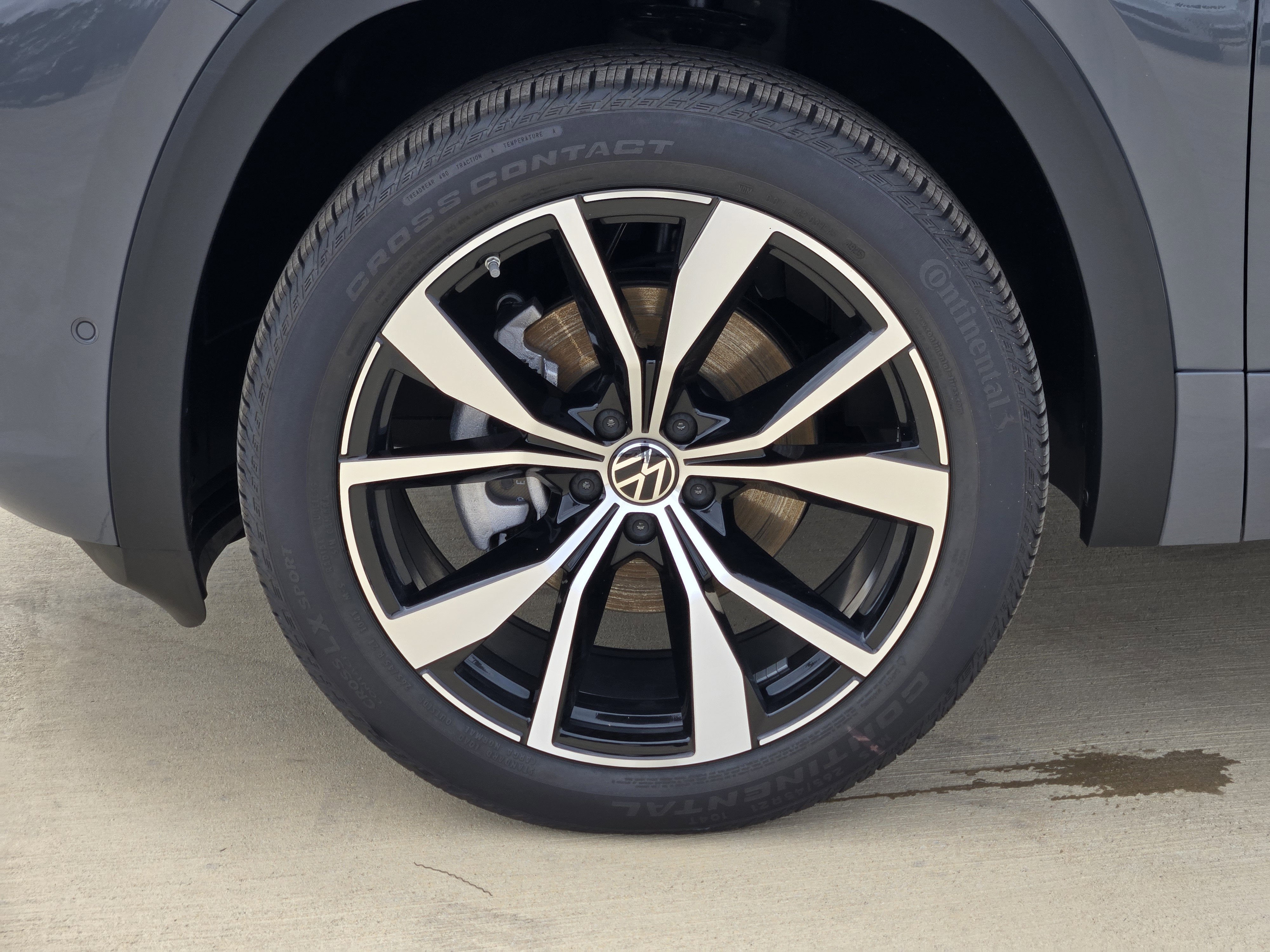 2026 Volkswagen Atlas Cross Sport 2.0T SEL Premium R-Line