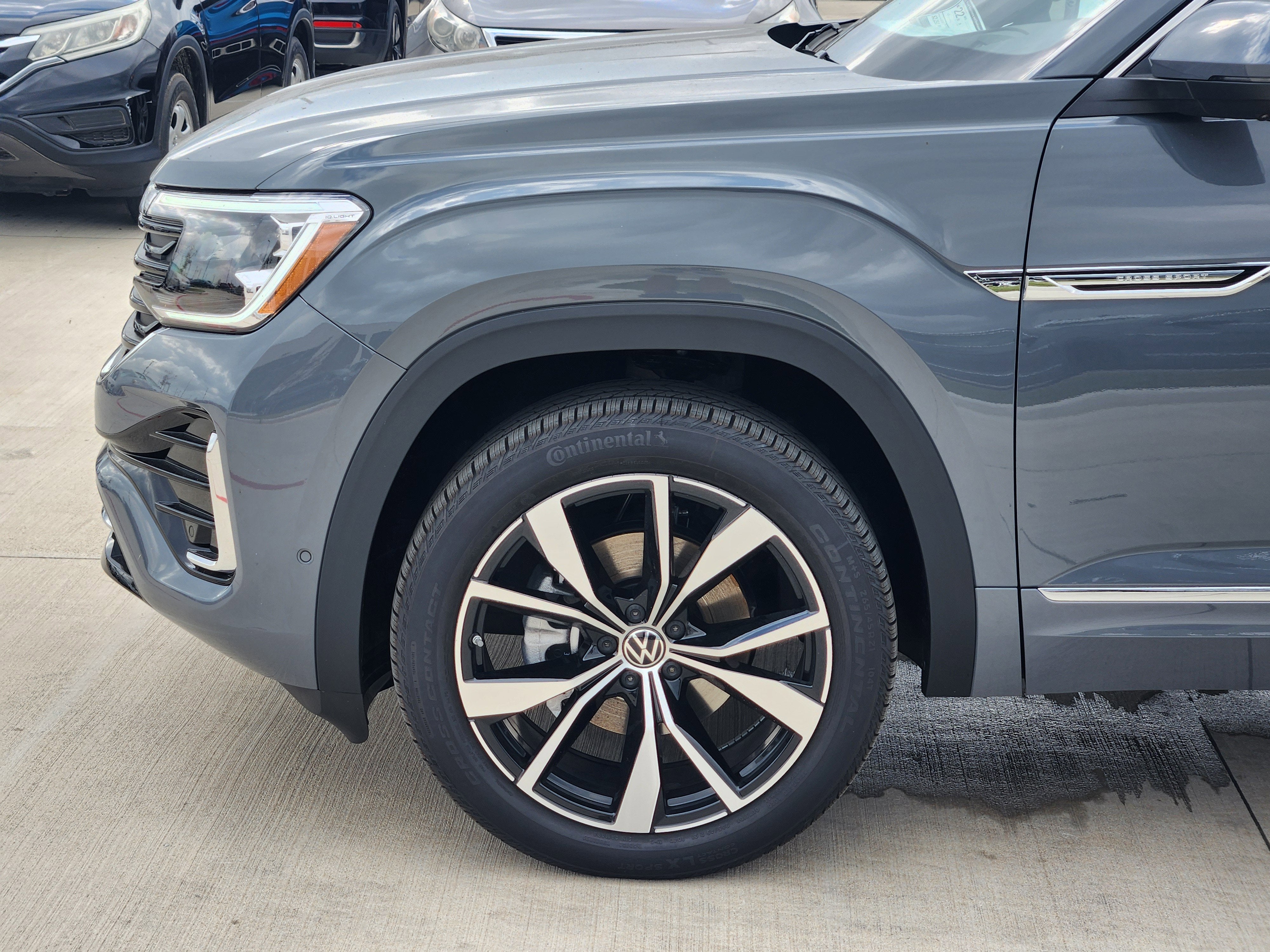 2026 Volkswagen Atlas Cross Sport 2.0T SEL Premium R-Line