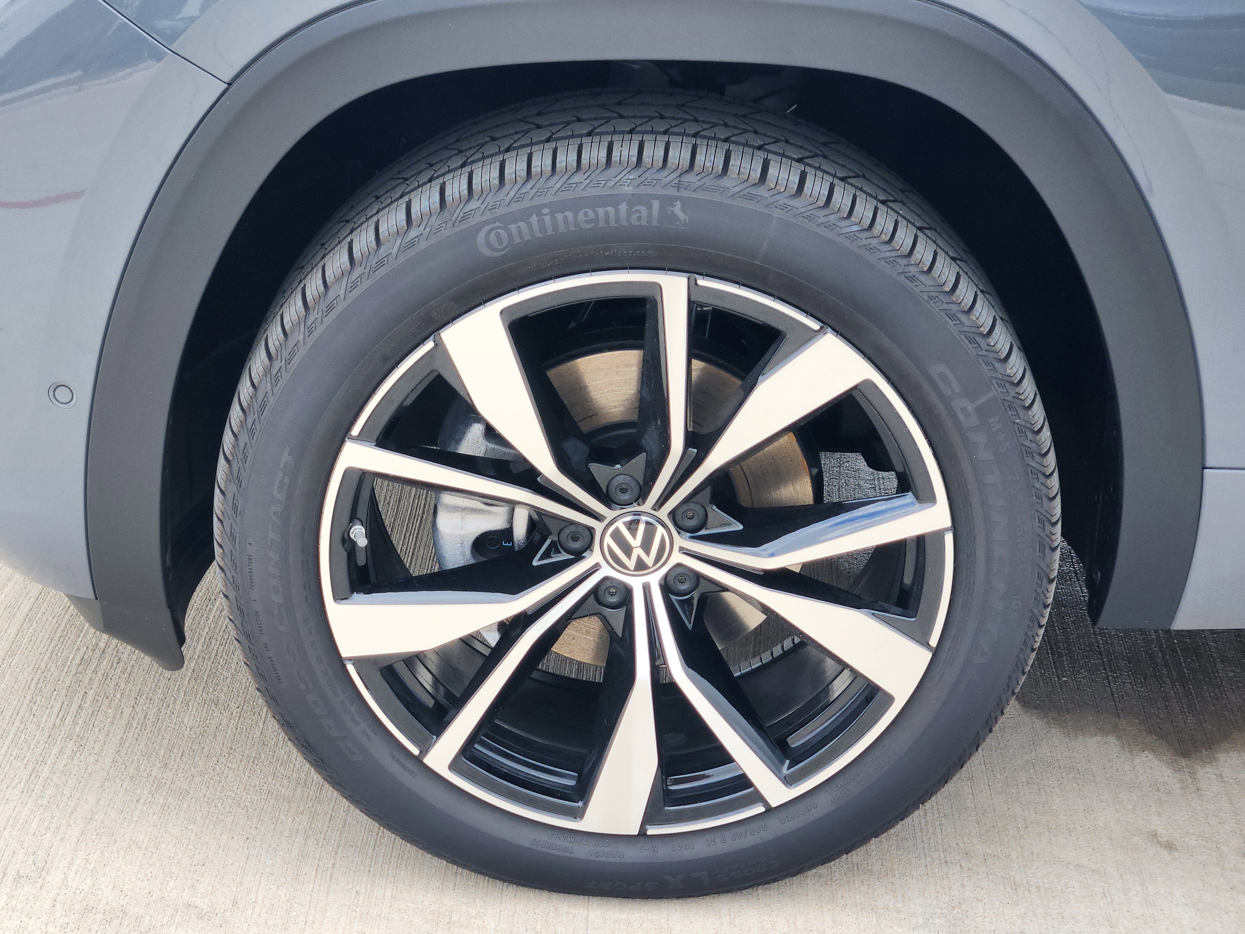 2026 Volkswagen Atlas Cross Sport 2.0T SEL Premium R-Line