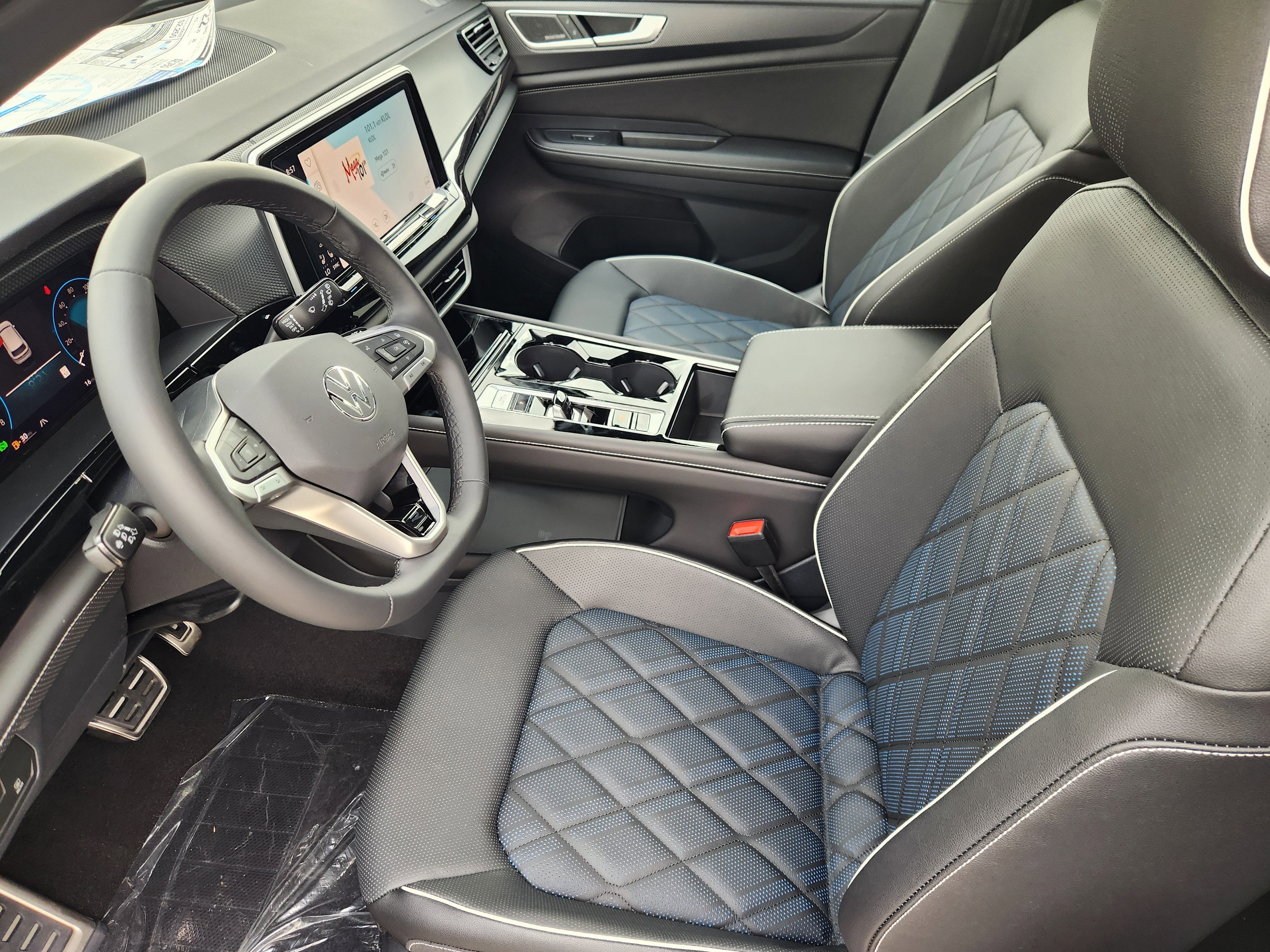 2026 Volkswagen Atlas Cross Sport 2.0T SEL Premium R-Line