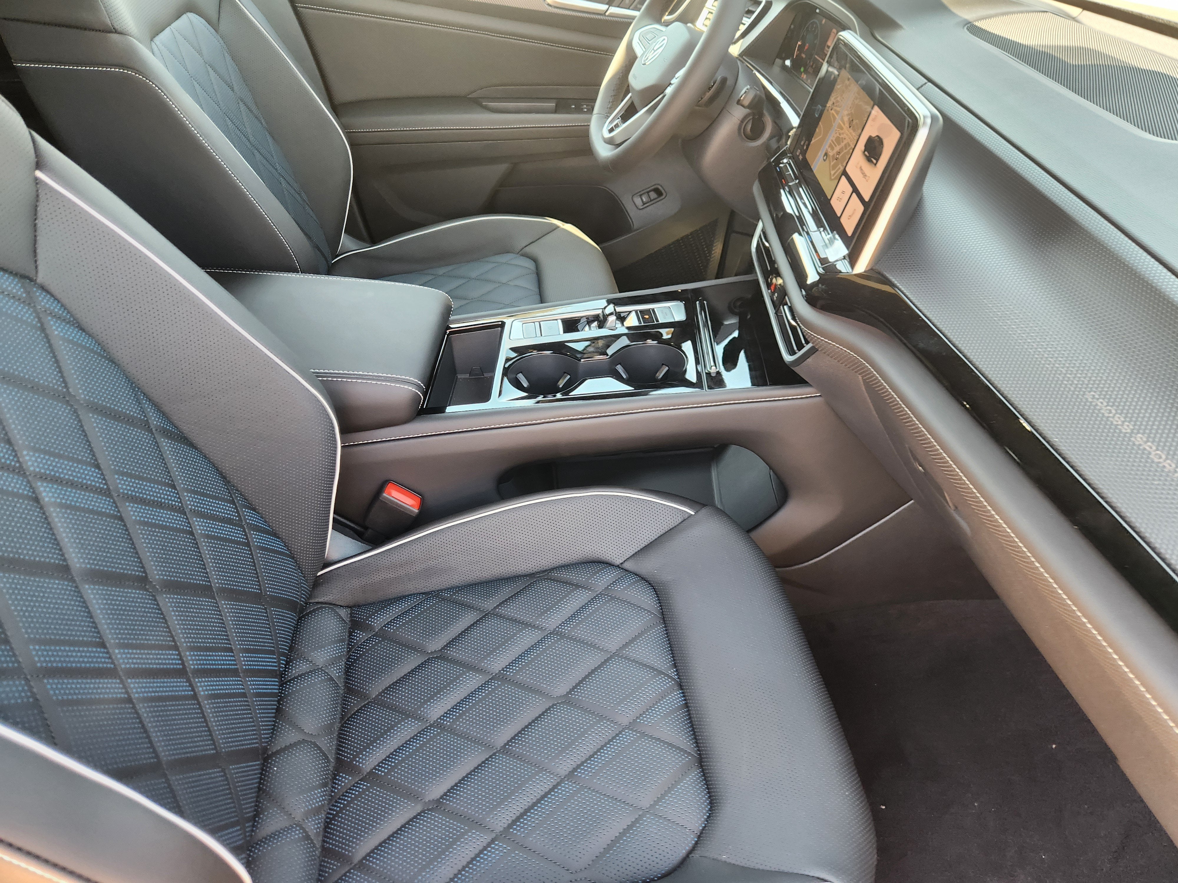 2026 Volkswagen Atlas Cross Sport 2.0T SEL Premium R-Line