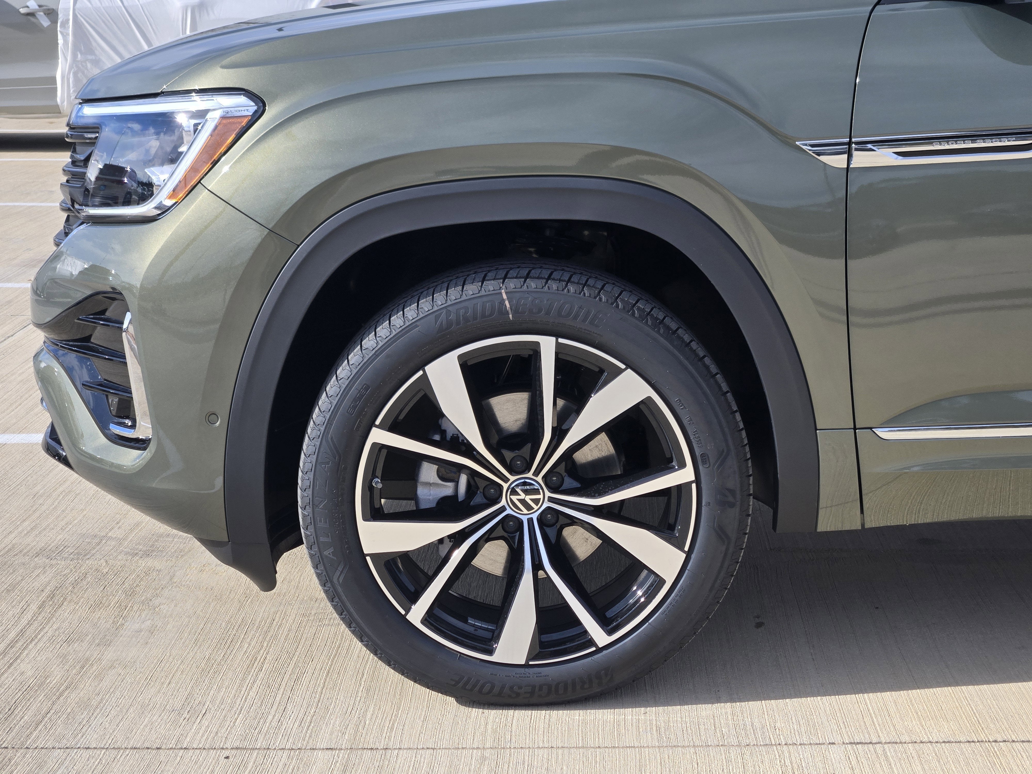 2026 Volkswagen Atlas Cross Sport 2.0T SEL Premium R-Line