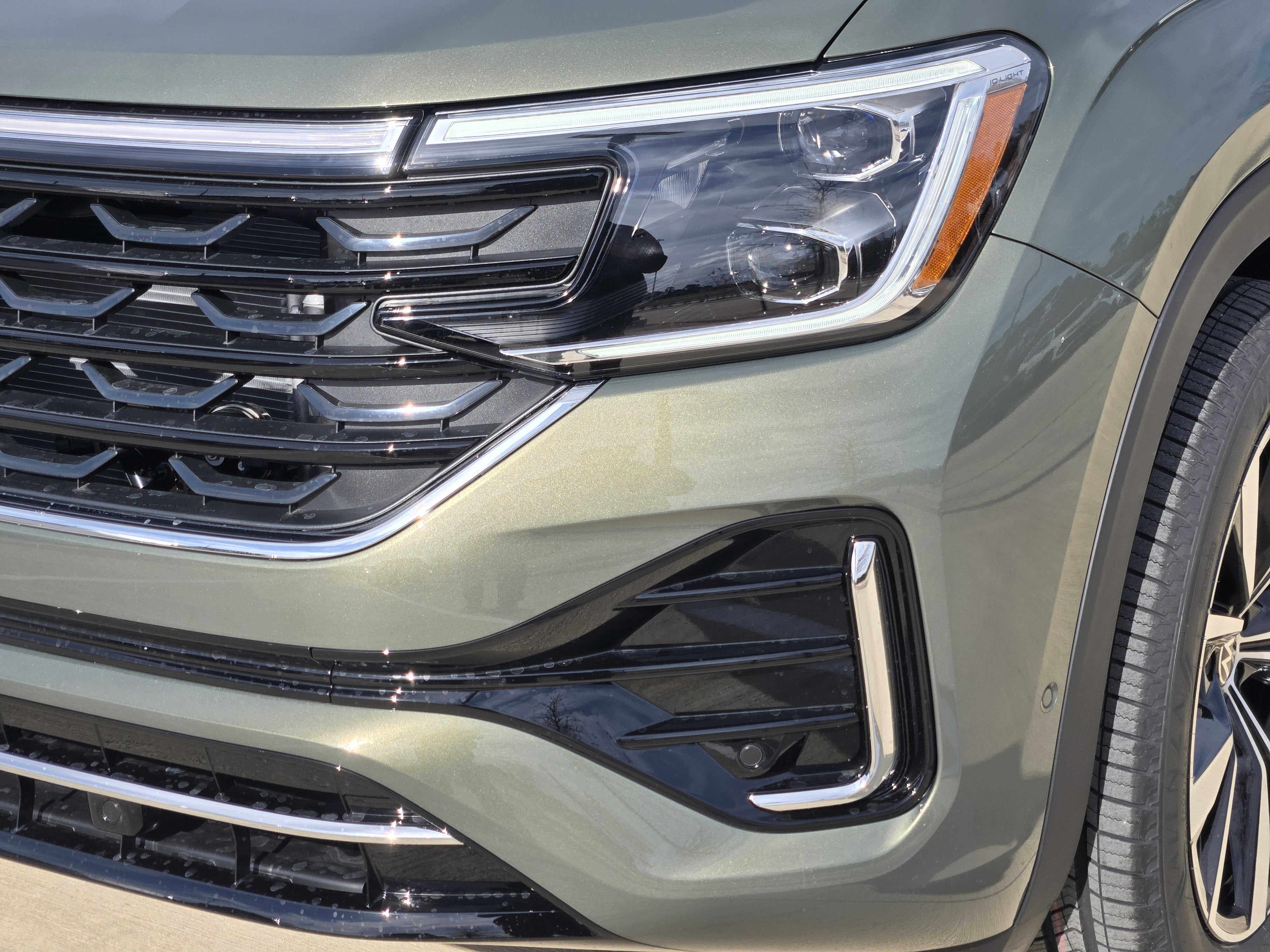 2026 Volkswagen Atlas Cross Sport 2.0T SEL Premium R-Line