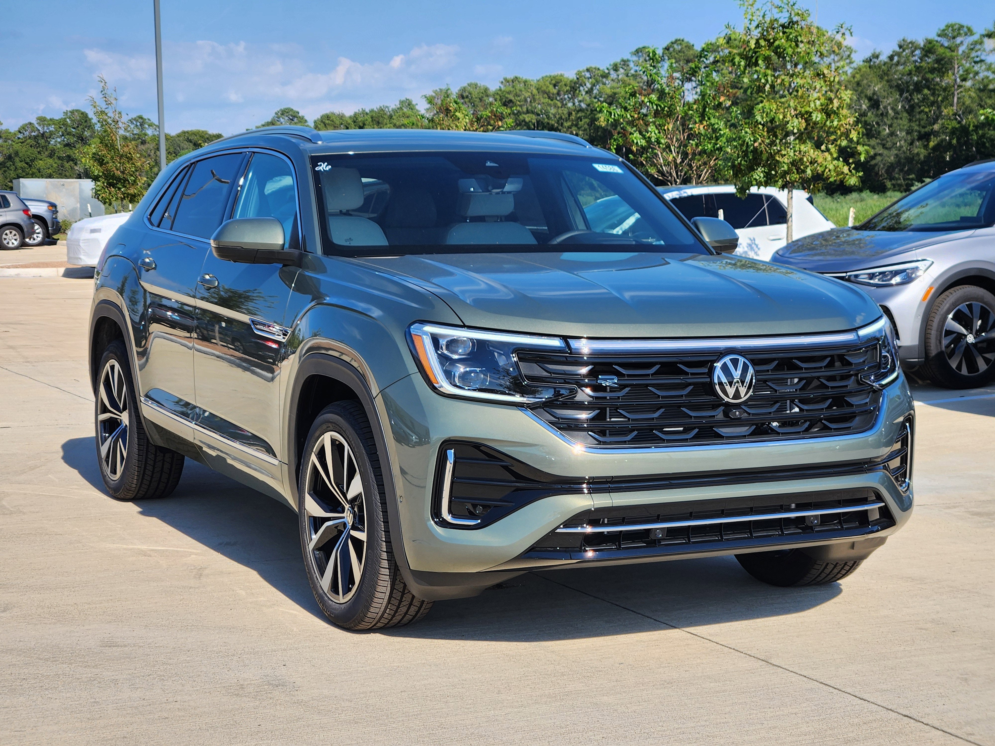 2026 Volkswagen Atlas Cross Sport 2.0T SEL Premium R-Line