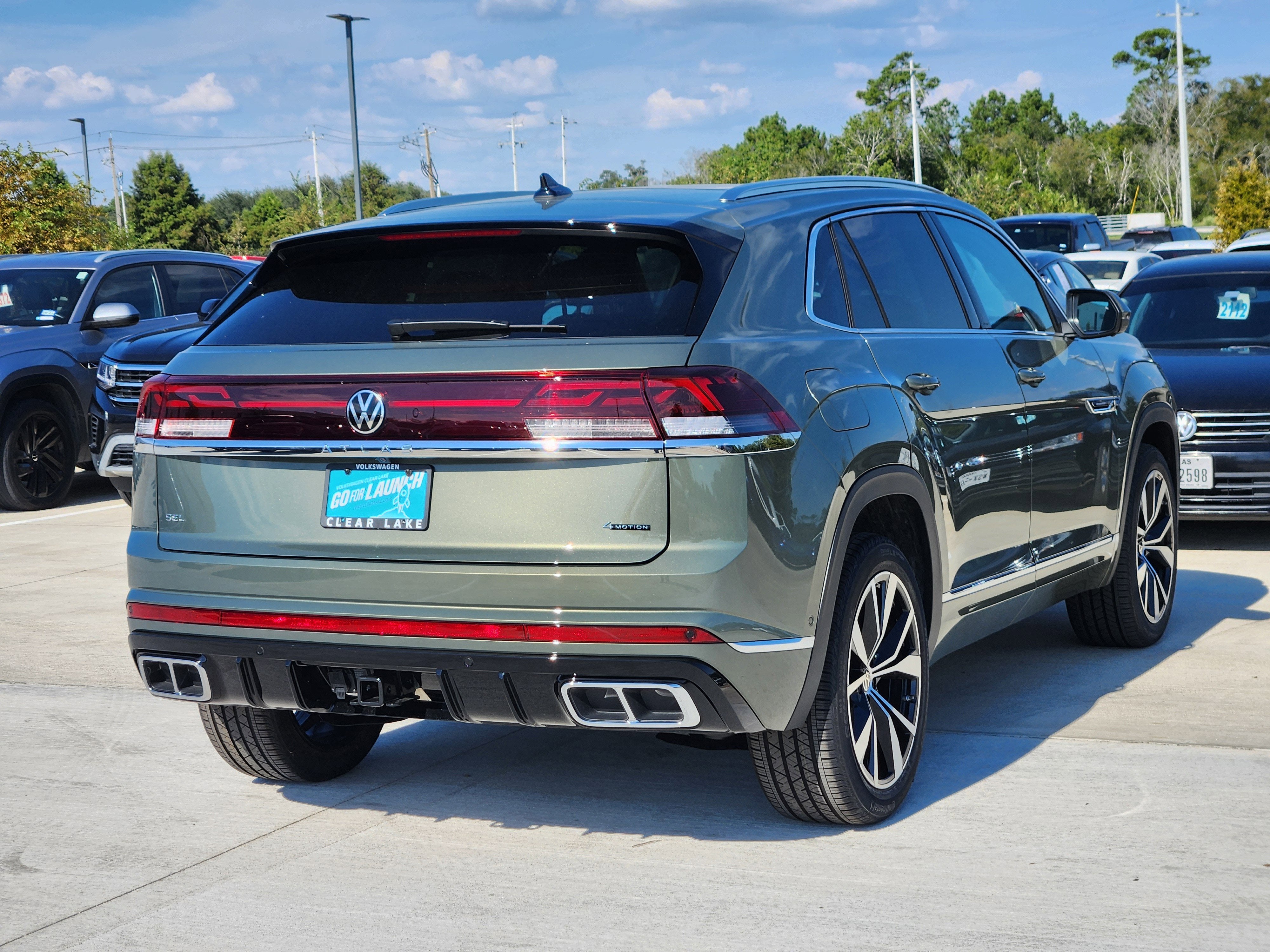 2026 Volkswagen Atlas Cross Sport 2.0T SEL Premium R-Line