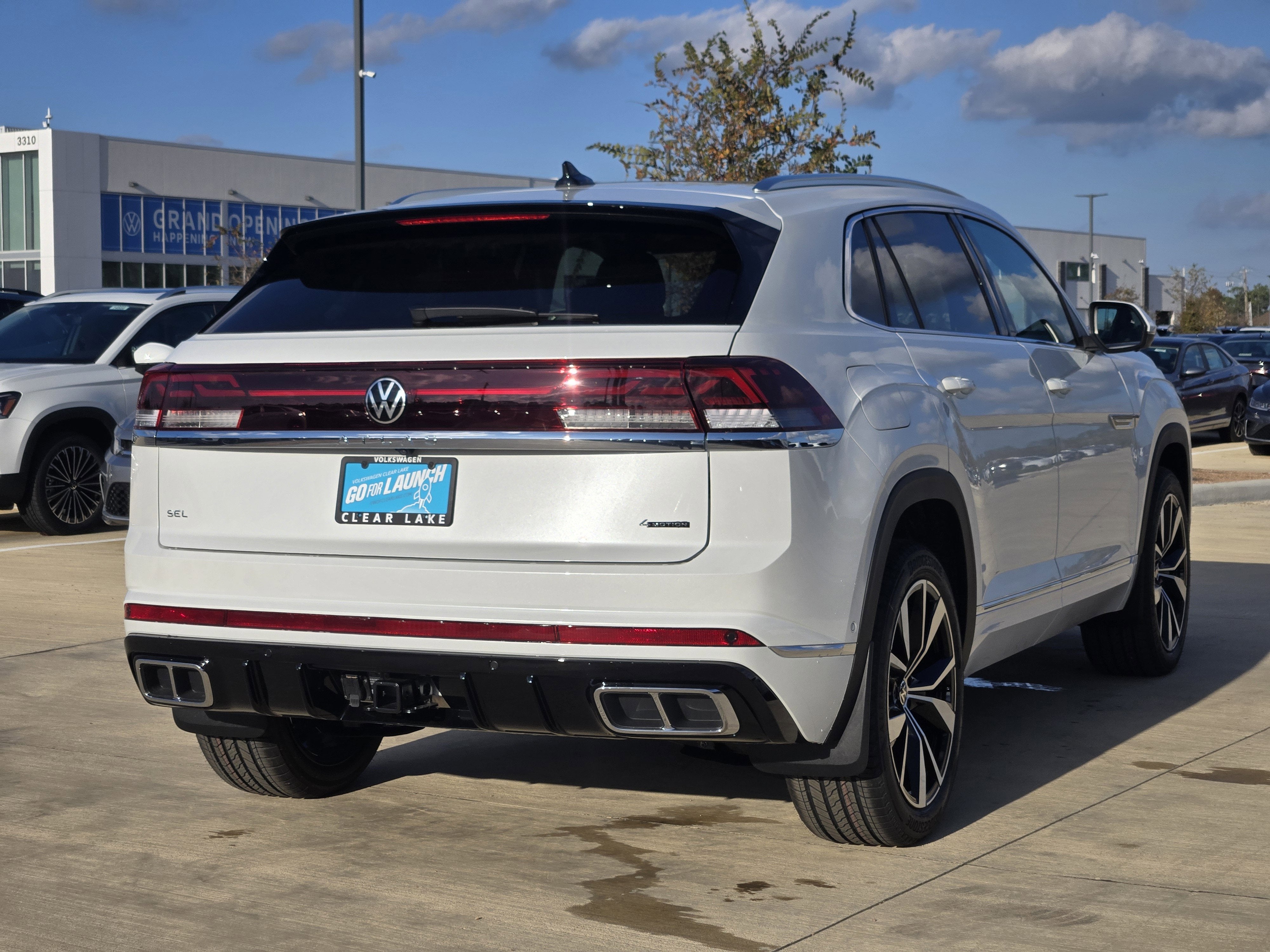 2026 Volkswagen Atlas Cross Sport 2.0T SEL Premium R-Line