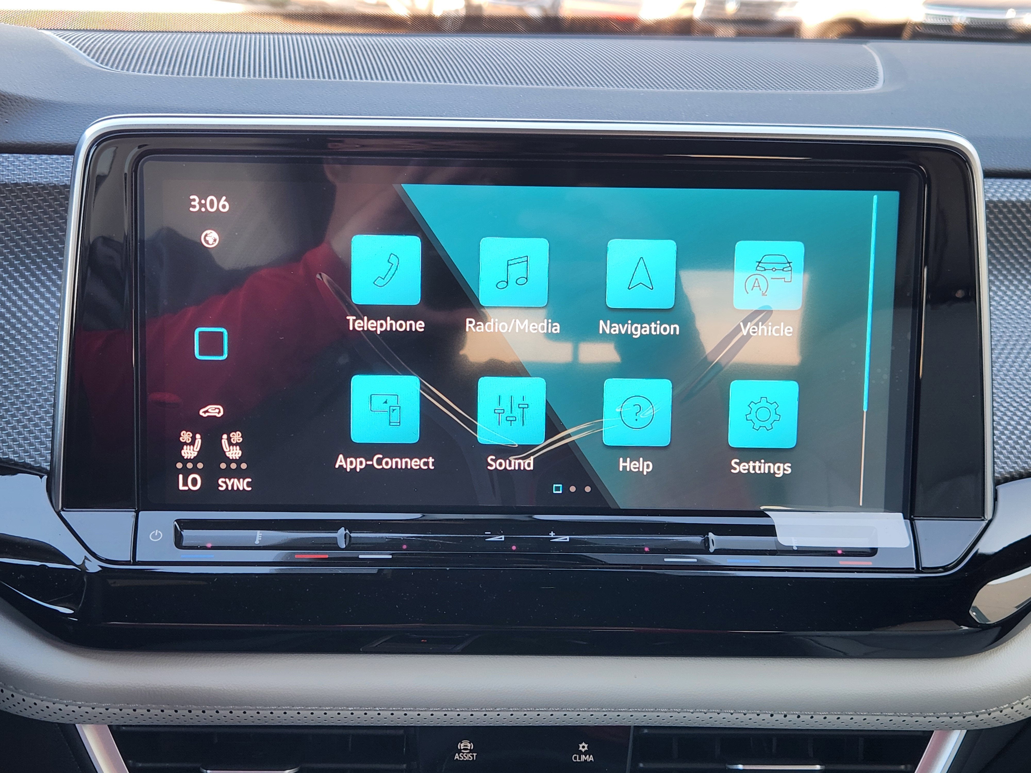 2026 Volkswagen Atlas Cross Sport 2.0T SEL Premium R-Line