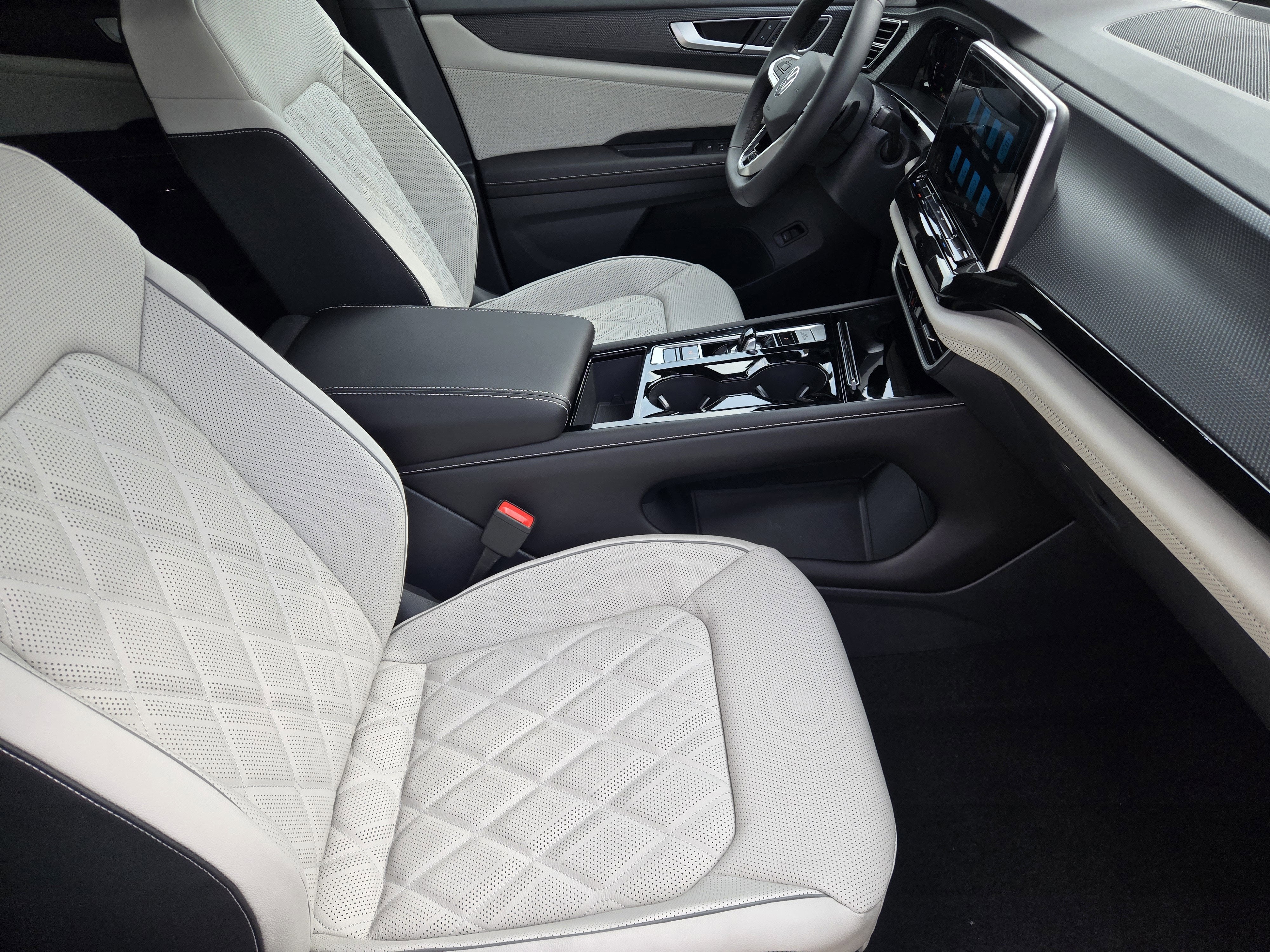 2026 Volkswagen Atlas Cross Sport 2.0T SEL Premium R-Line