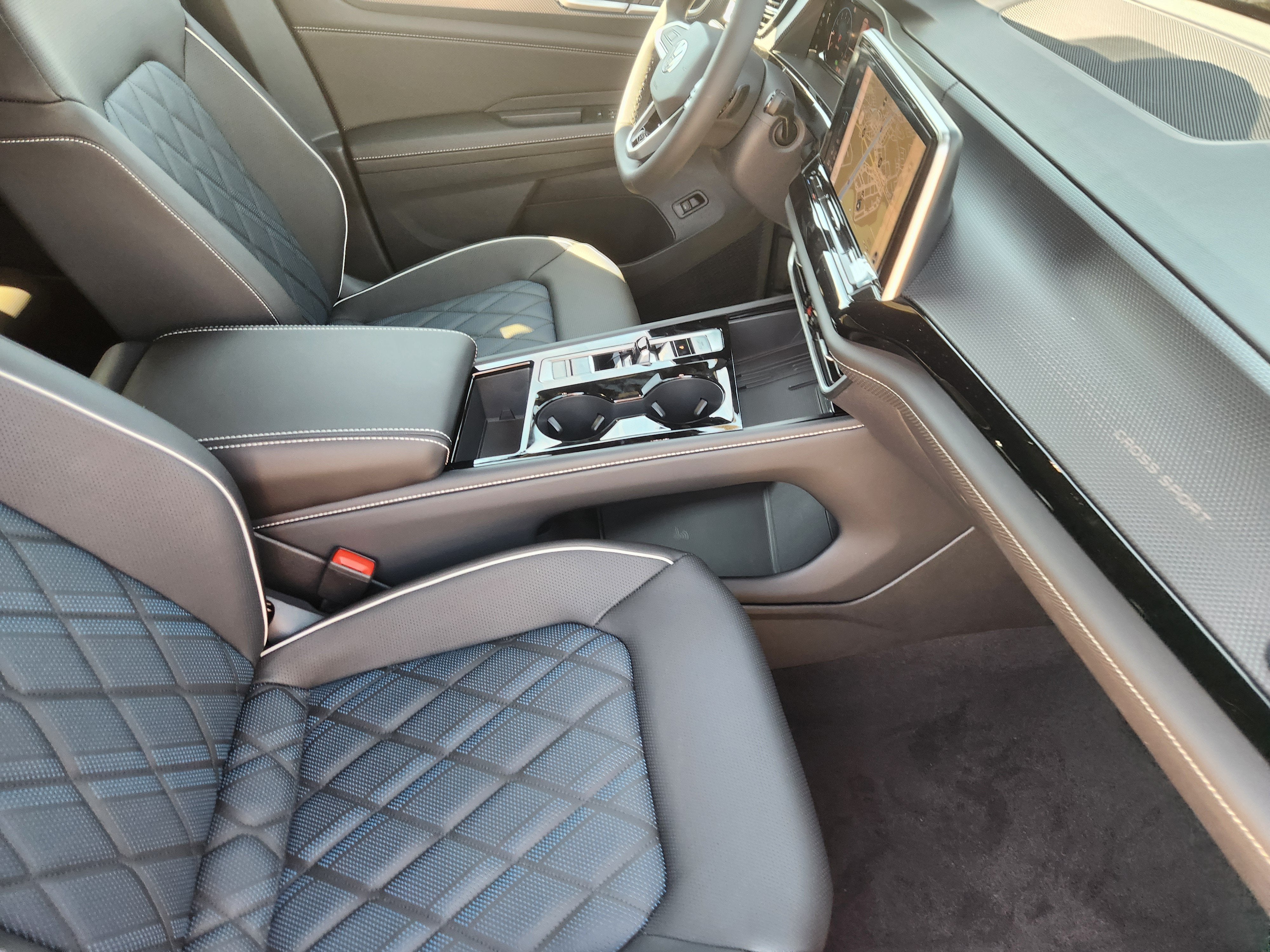 2026 Volkswagen Atlas Cross Sport 2.0T SEL Premium R-Line