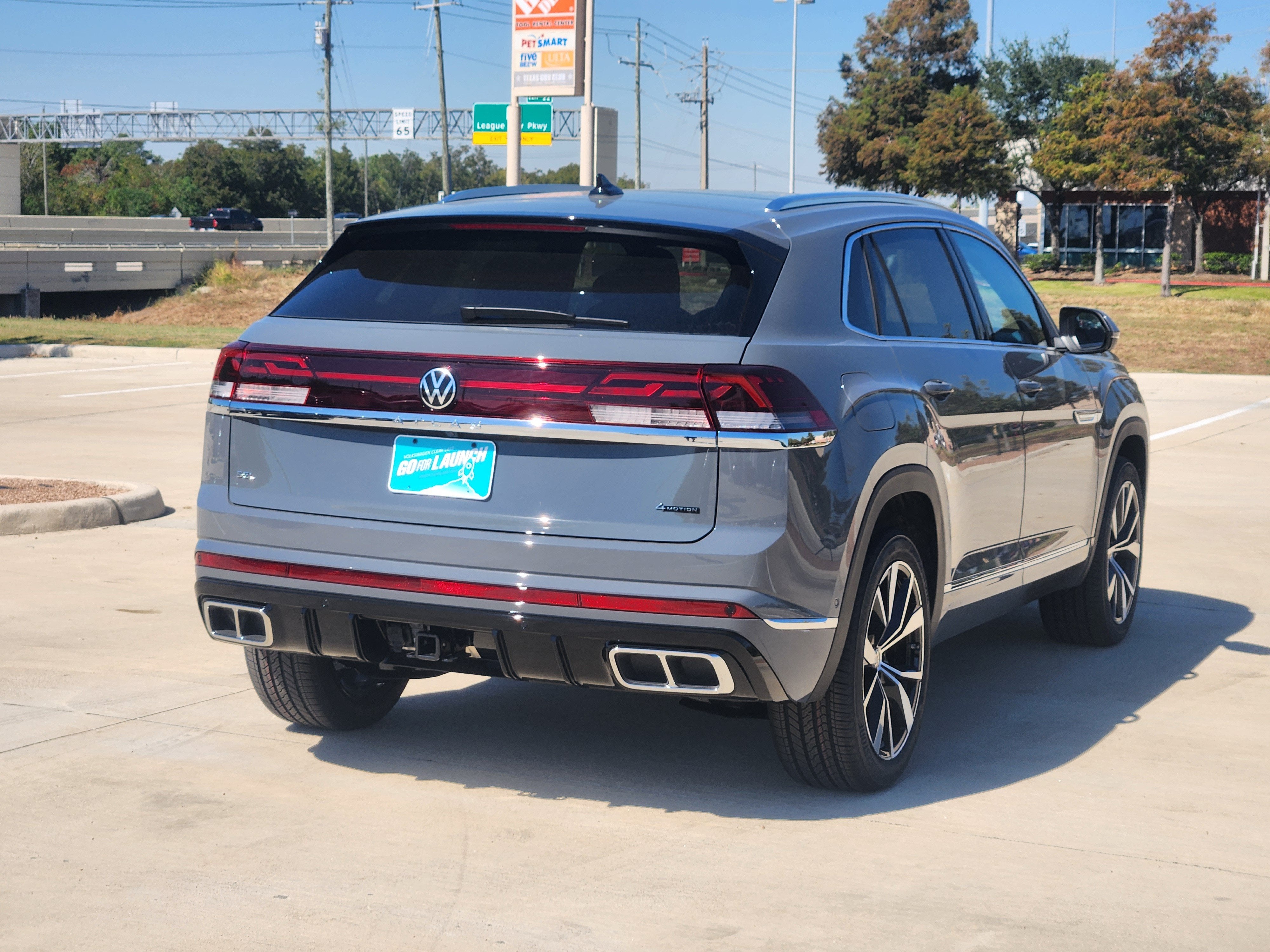 2026 Volkswagen Atlas Cross Sport 2.0T SEL Premium R-Line