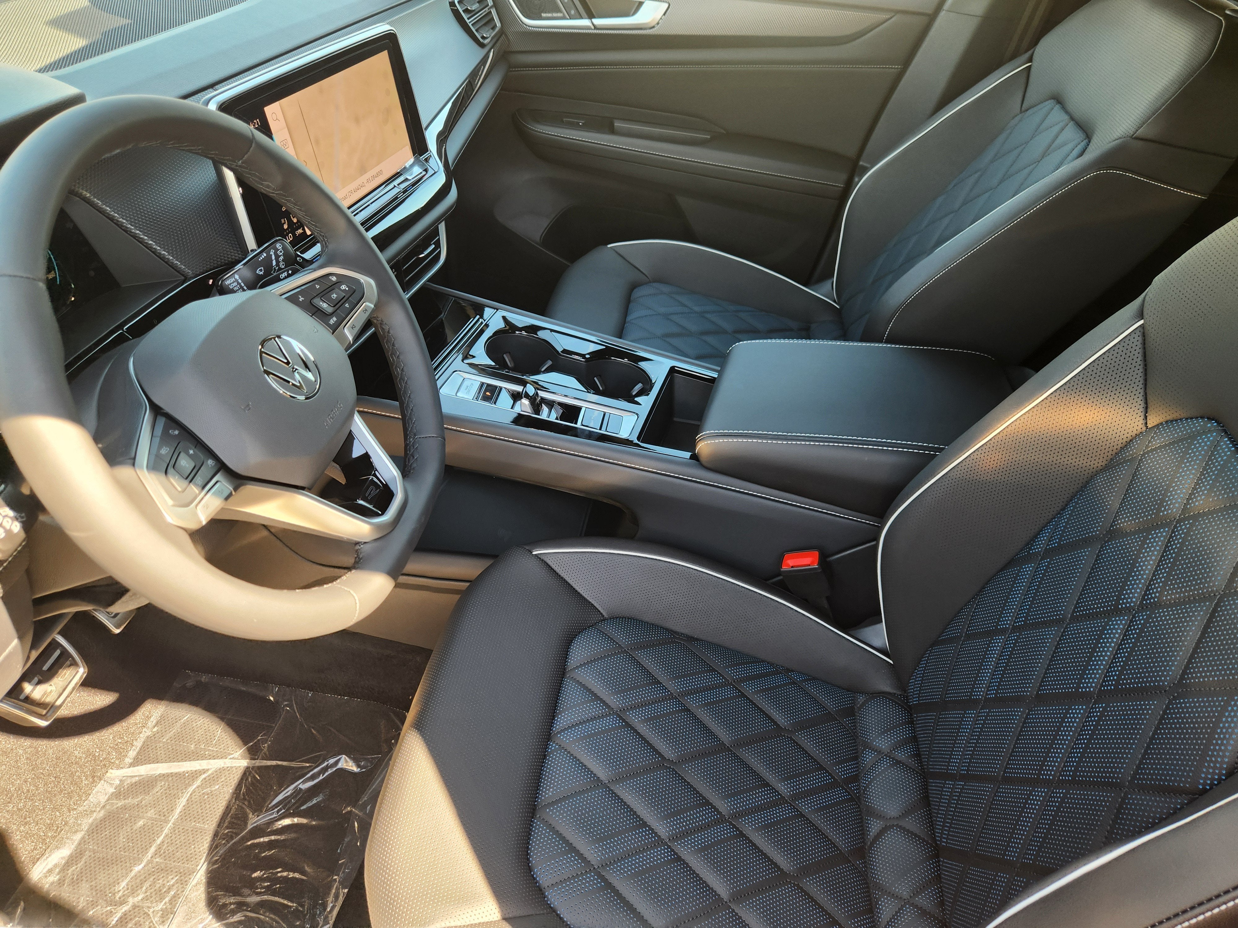 2026 Volkswagen Atlas Cross Sport 2.0T SEL Premium R-Line