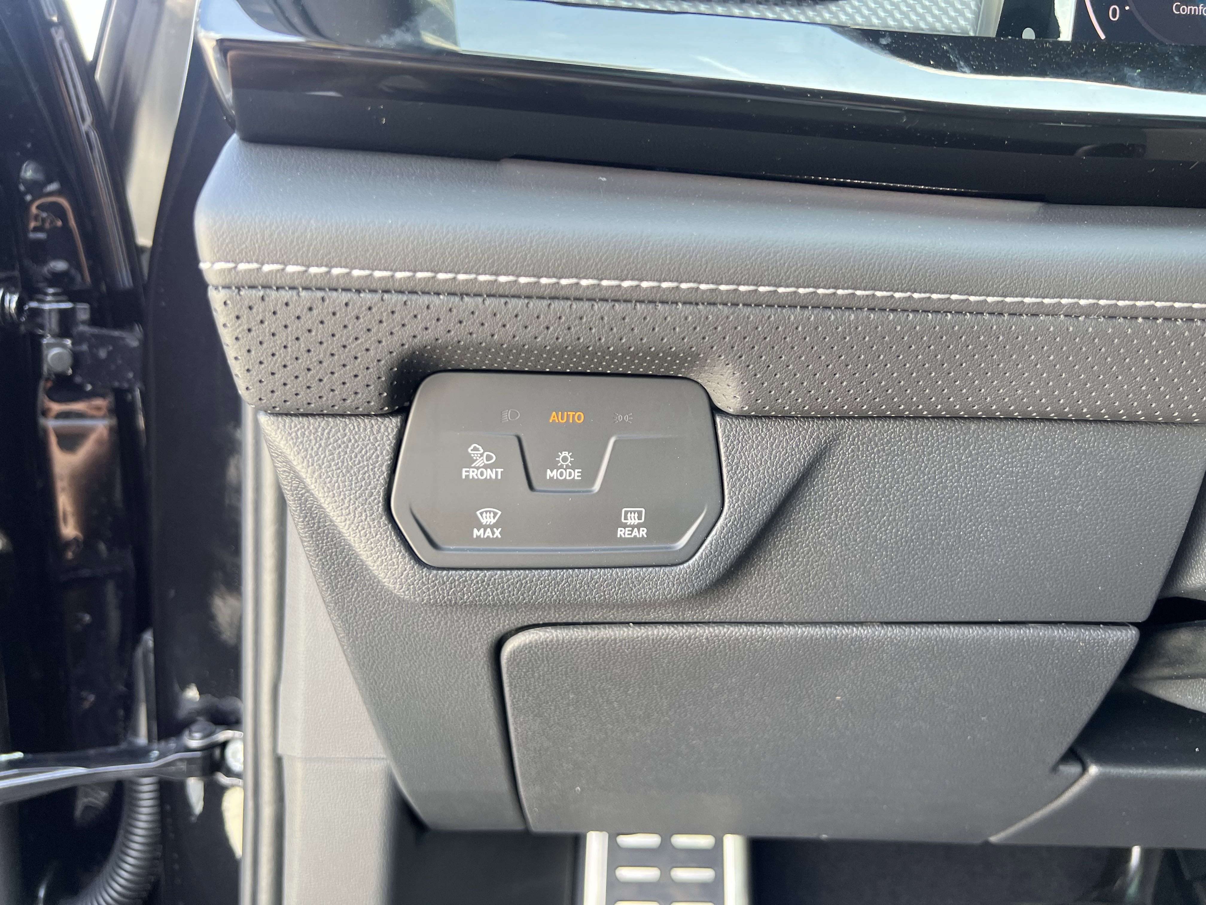 2025 Volkswagen Atlas Cross Sport 2.0T SEL Premium R-Line