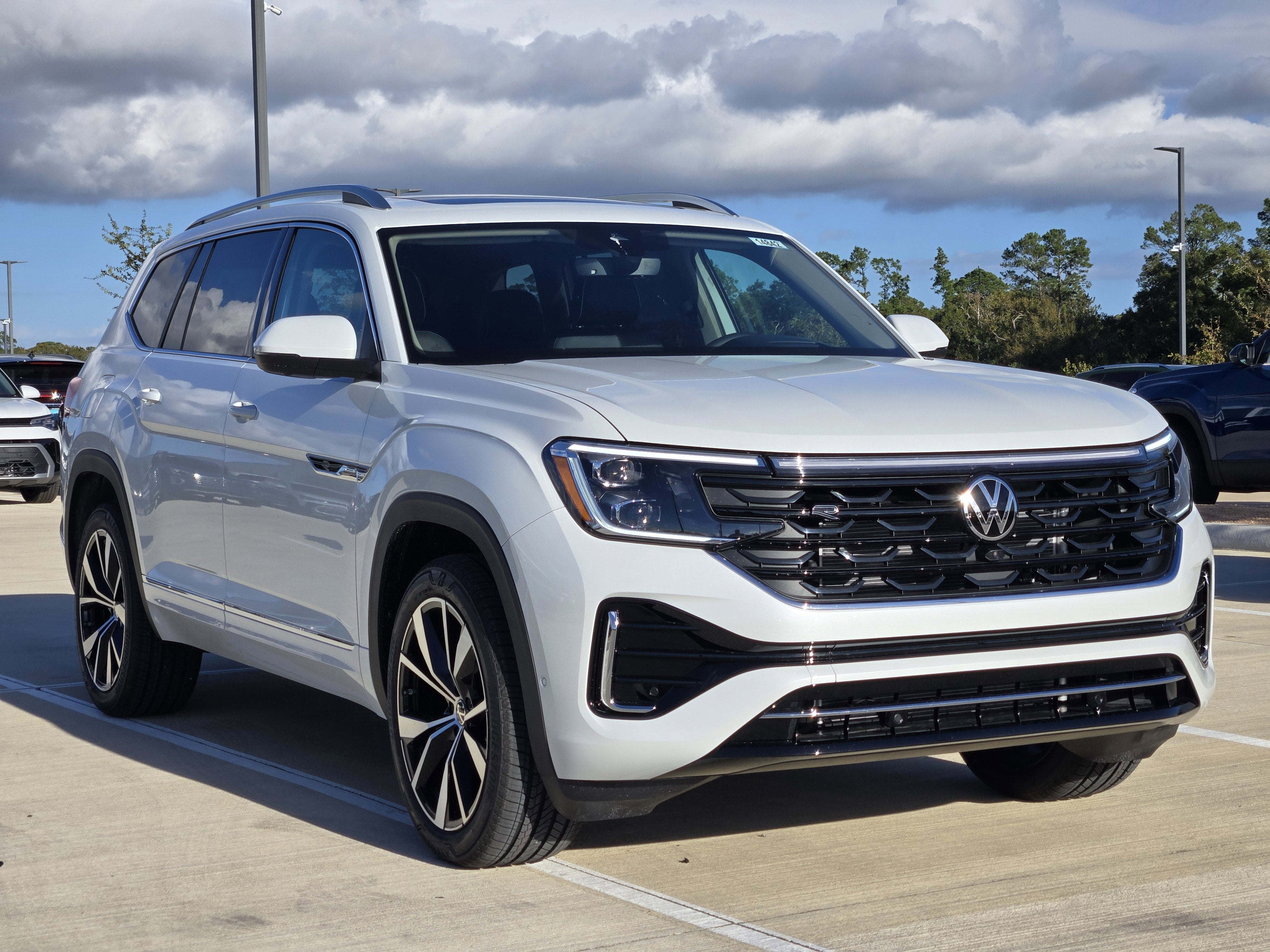 2026 Volkswagen Atlas 2.0T SEL Premium R-Line