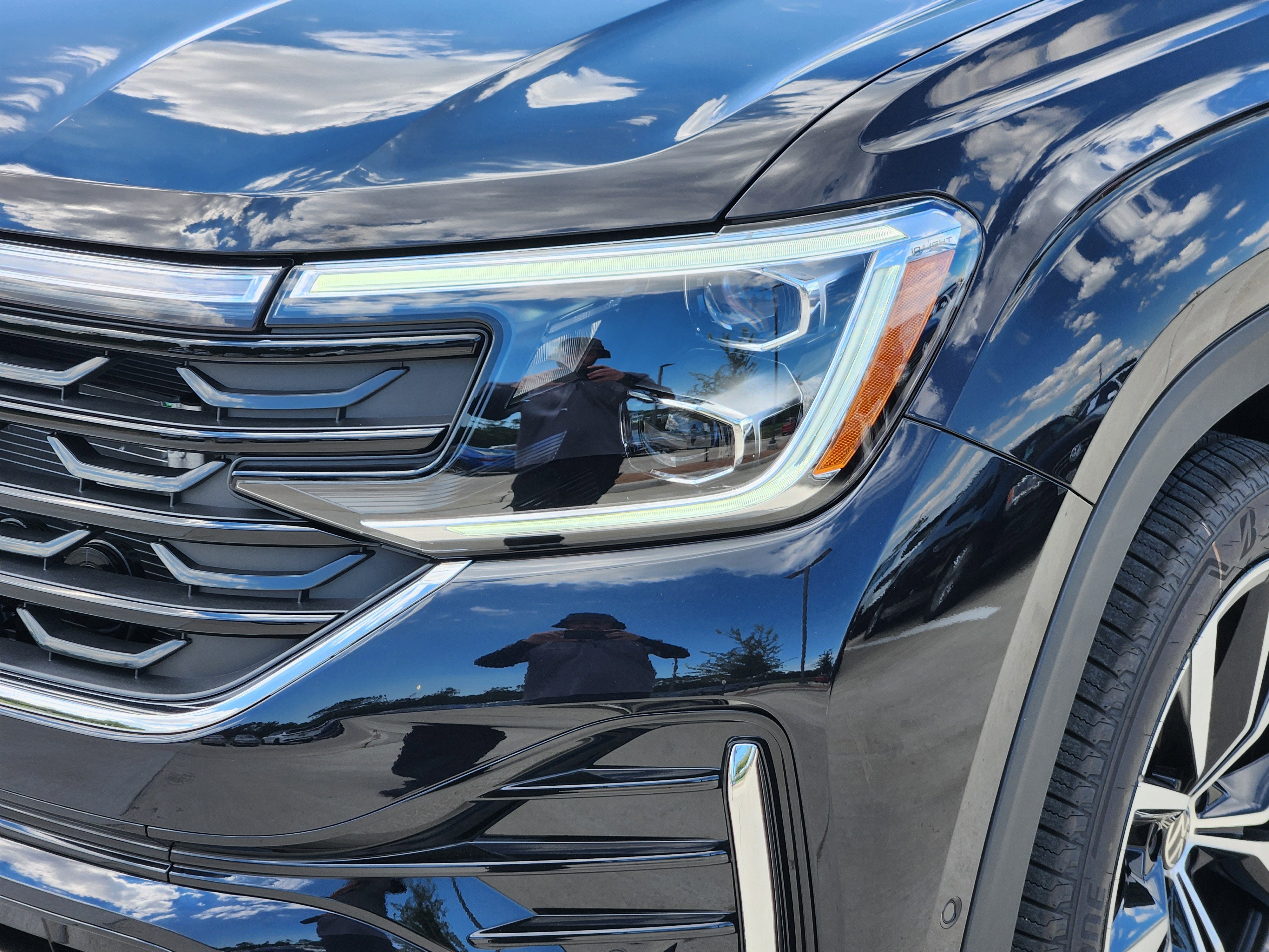 2026 Volkswagen Atlas 2.0T SEL Premium R-Line