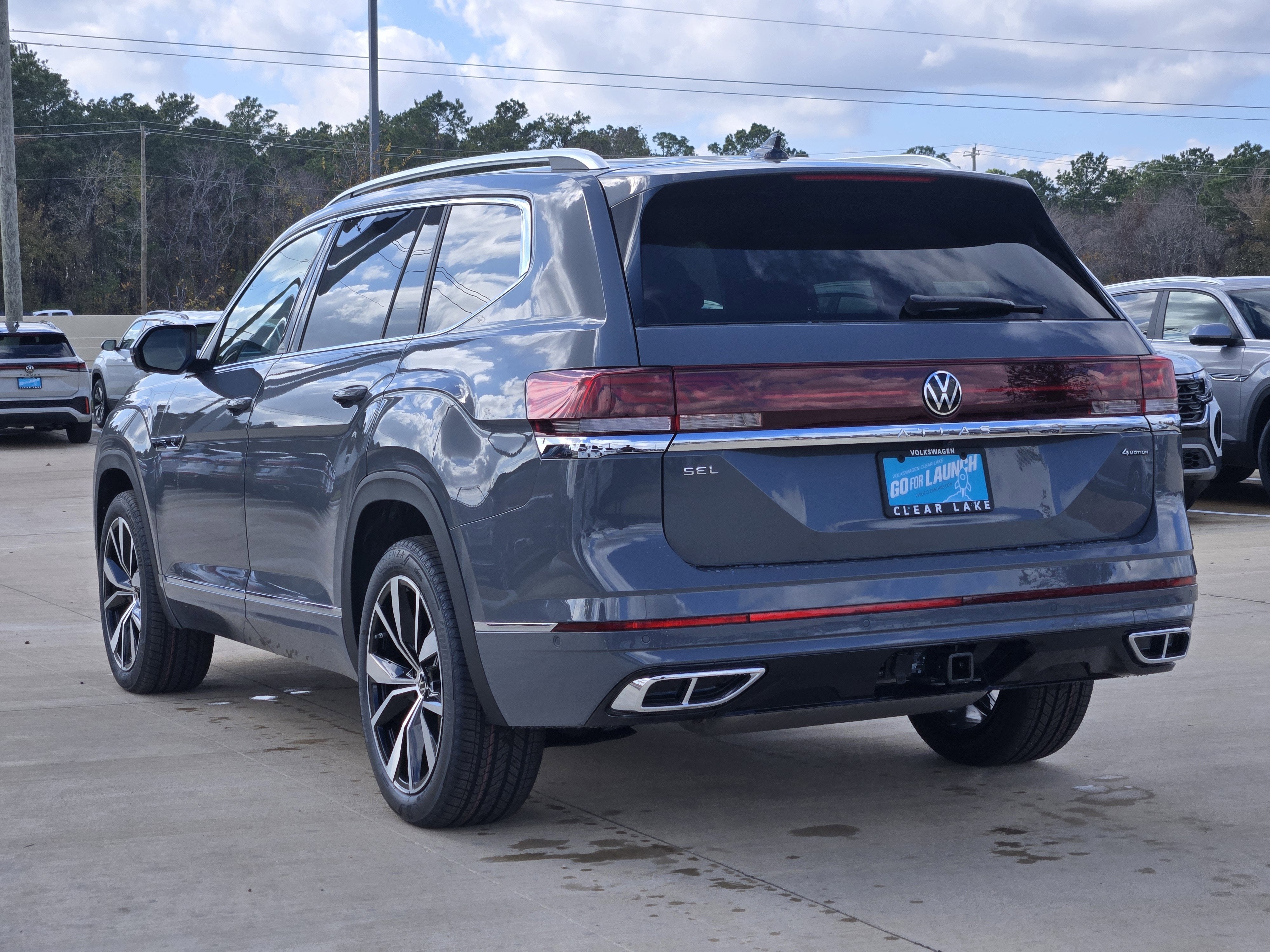 2026 Volkswagen Atlas 2.0T SEL Premium R-Line