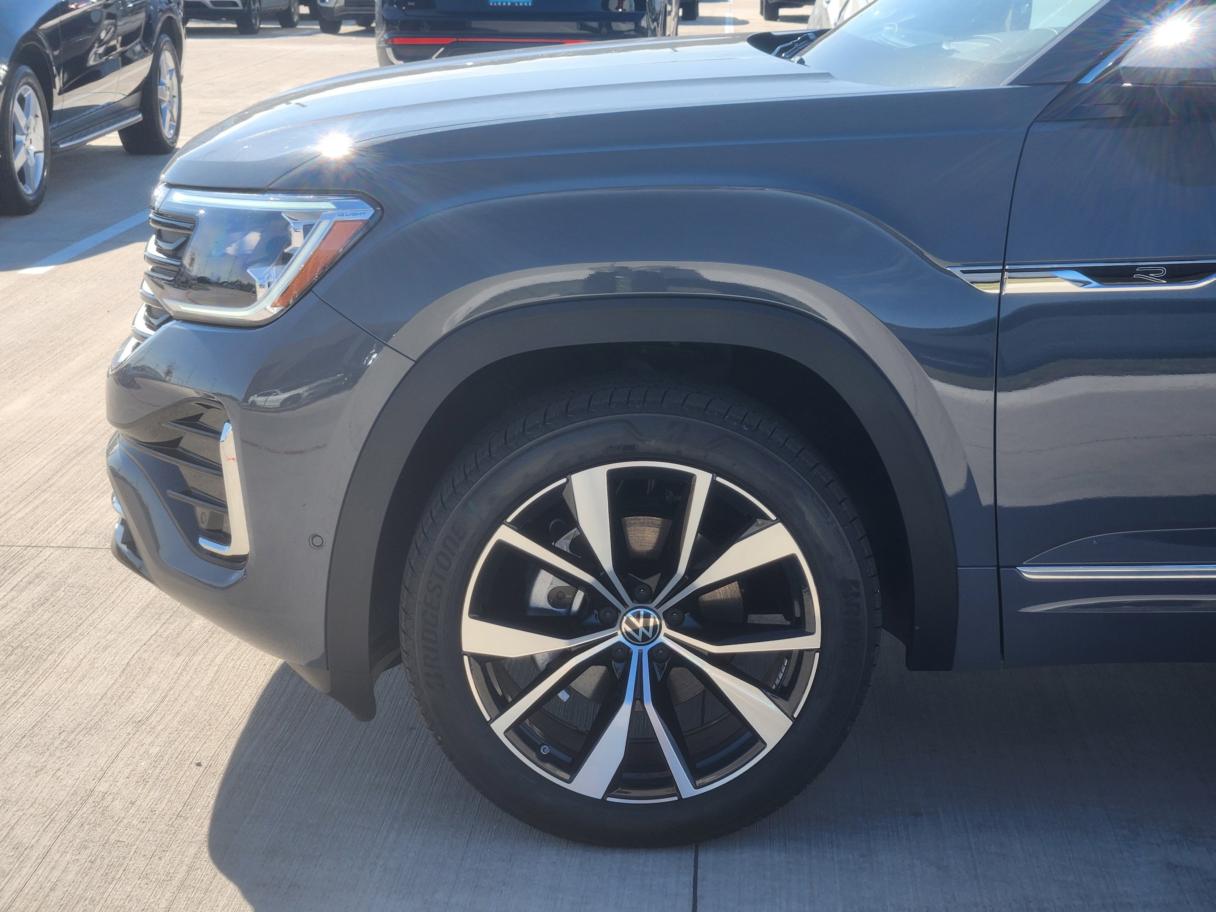 2026 Volkswagen Atlas 2.0T SEL Premium R-Line