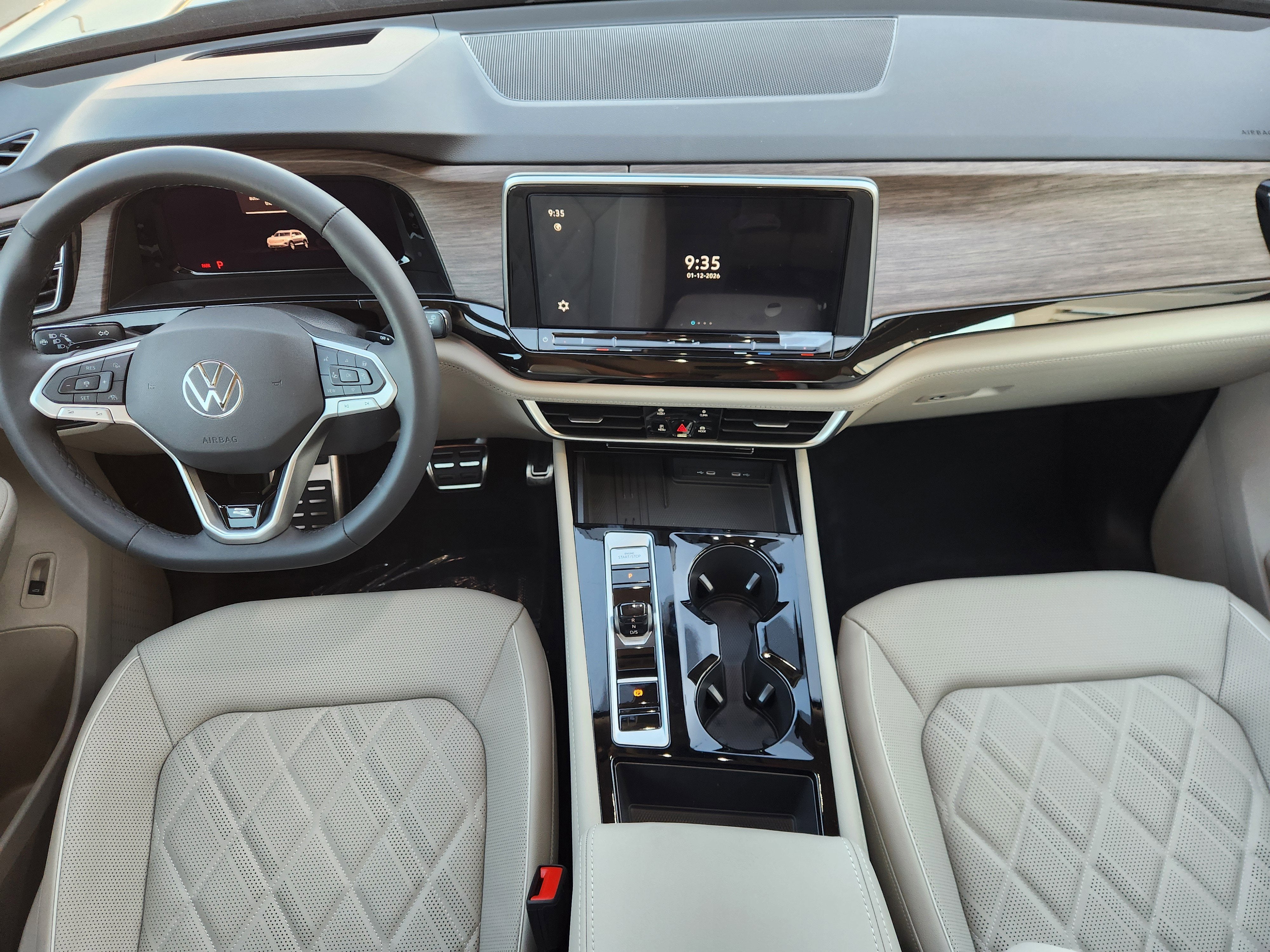 2026 Volkswagen Atlas 2.0T SEL Premium R-Line