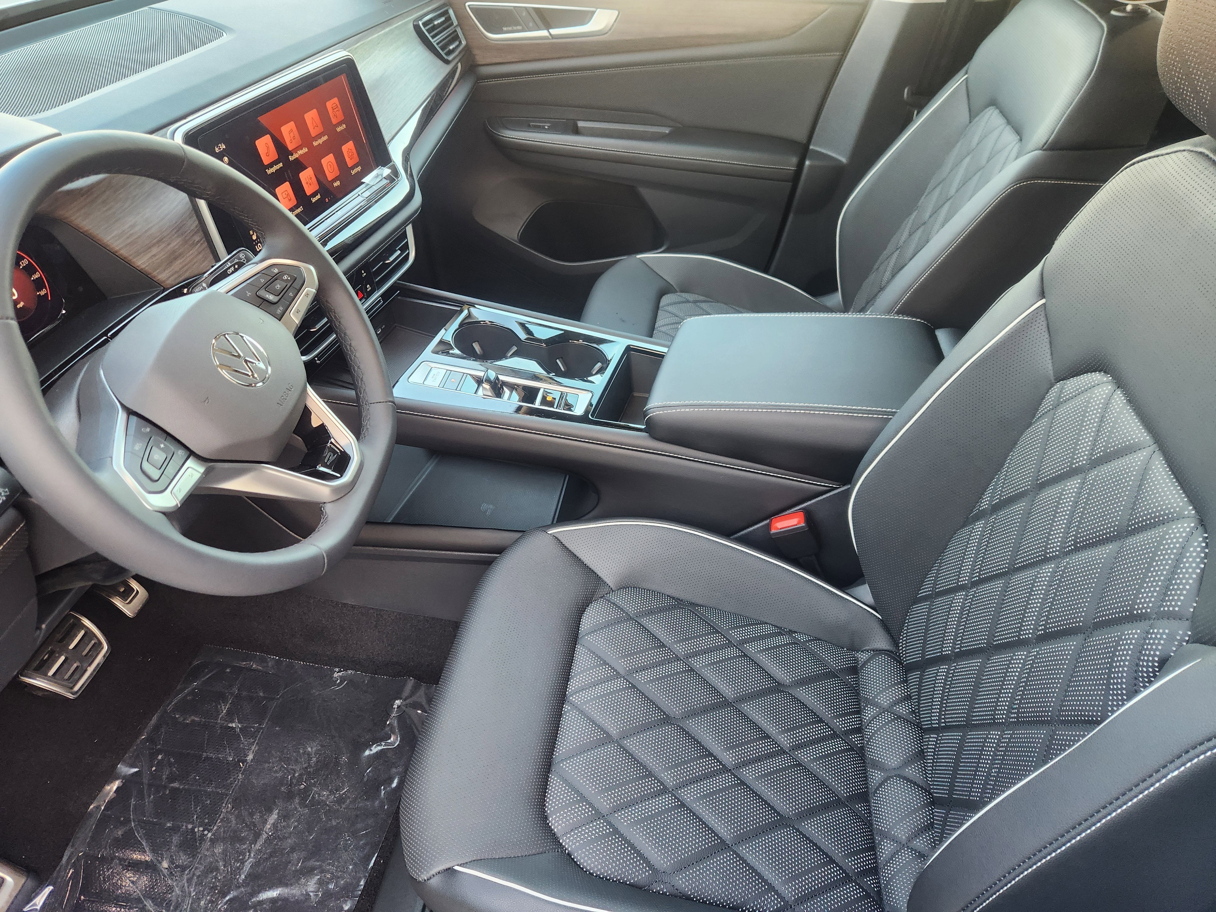 2026 Volkswagen Atlas 2.0T SEL Premium R-Line