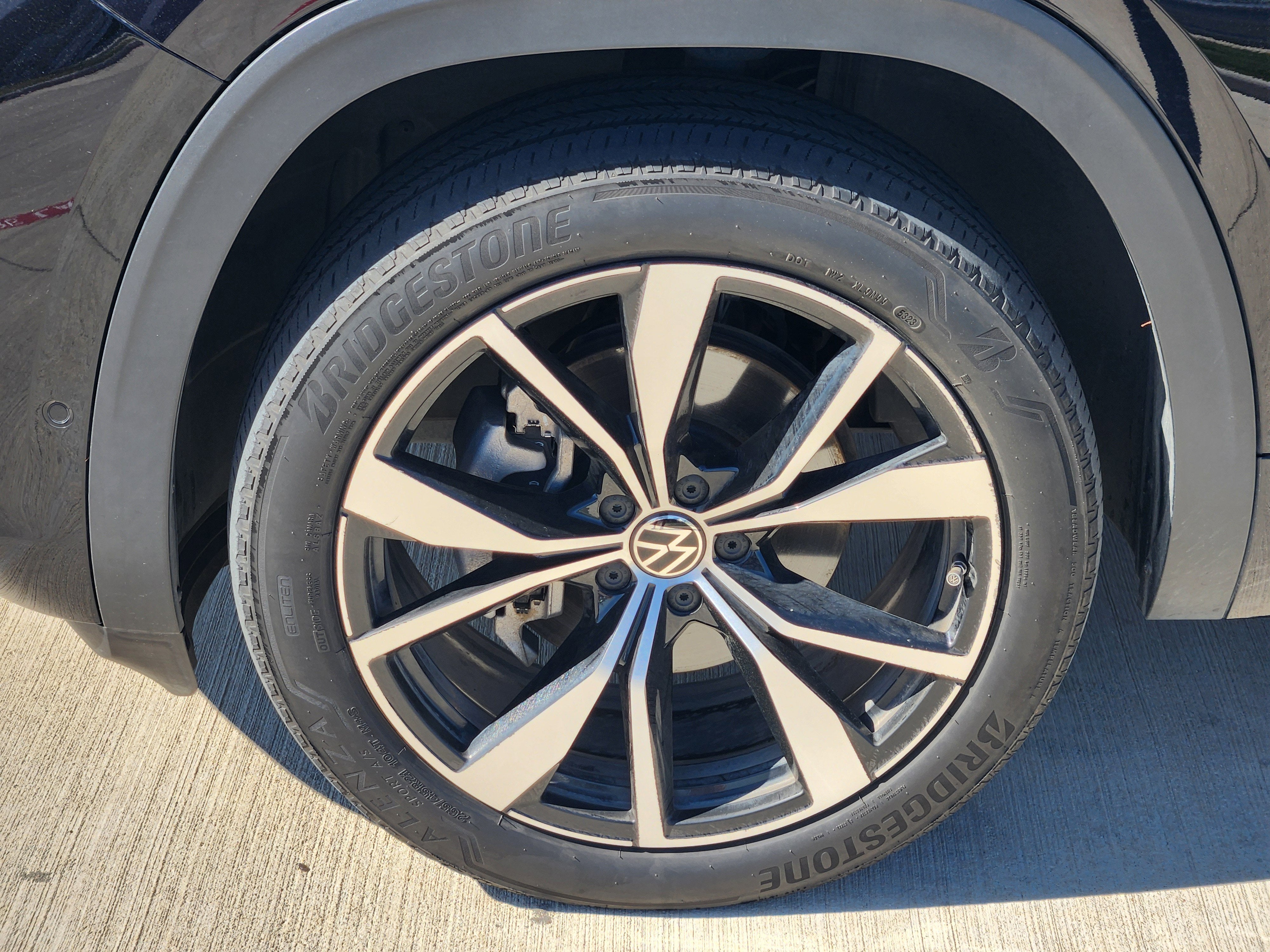 2024 Volkswagen Atlas 2.0T SEL Premium R-Line