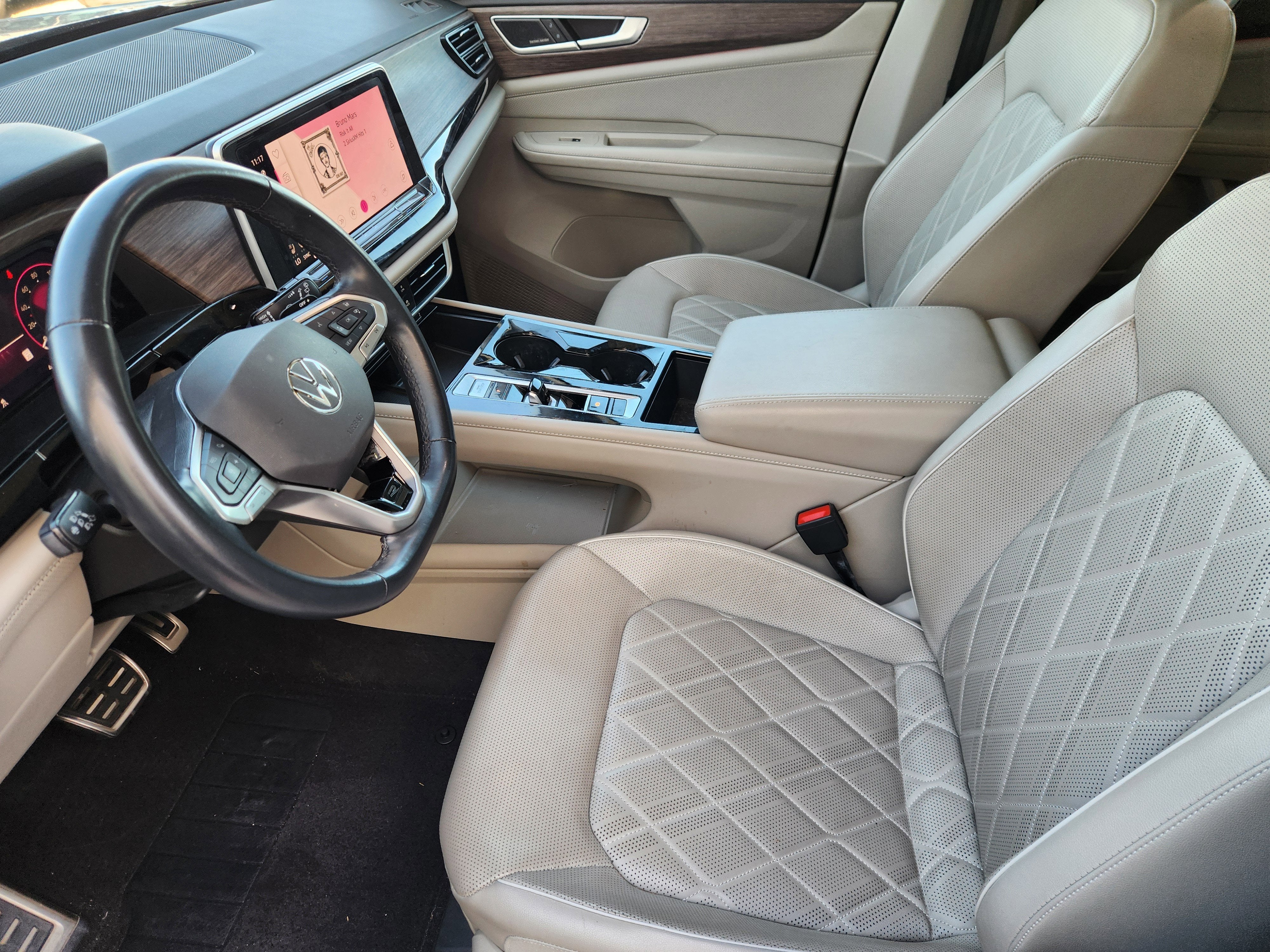 2024 Volkswagen Atlas 2.0T SEL Premium R-Line