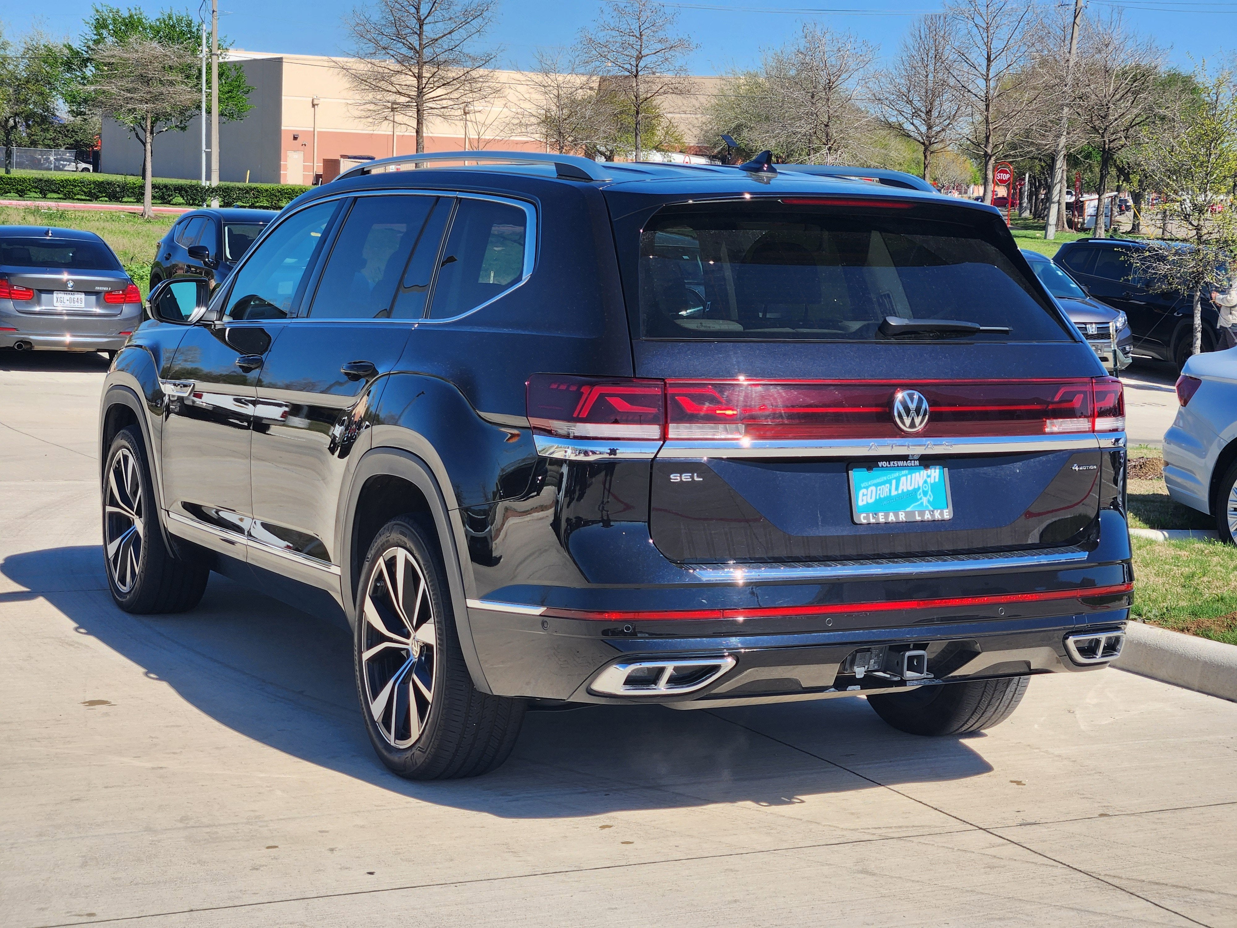 2024 Volkswagen Atlas 2.0T SEL Premium R-Line