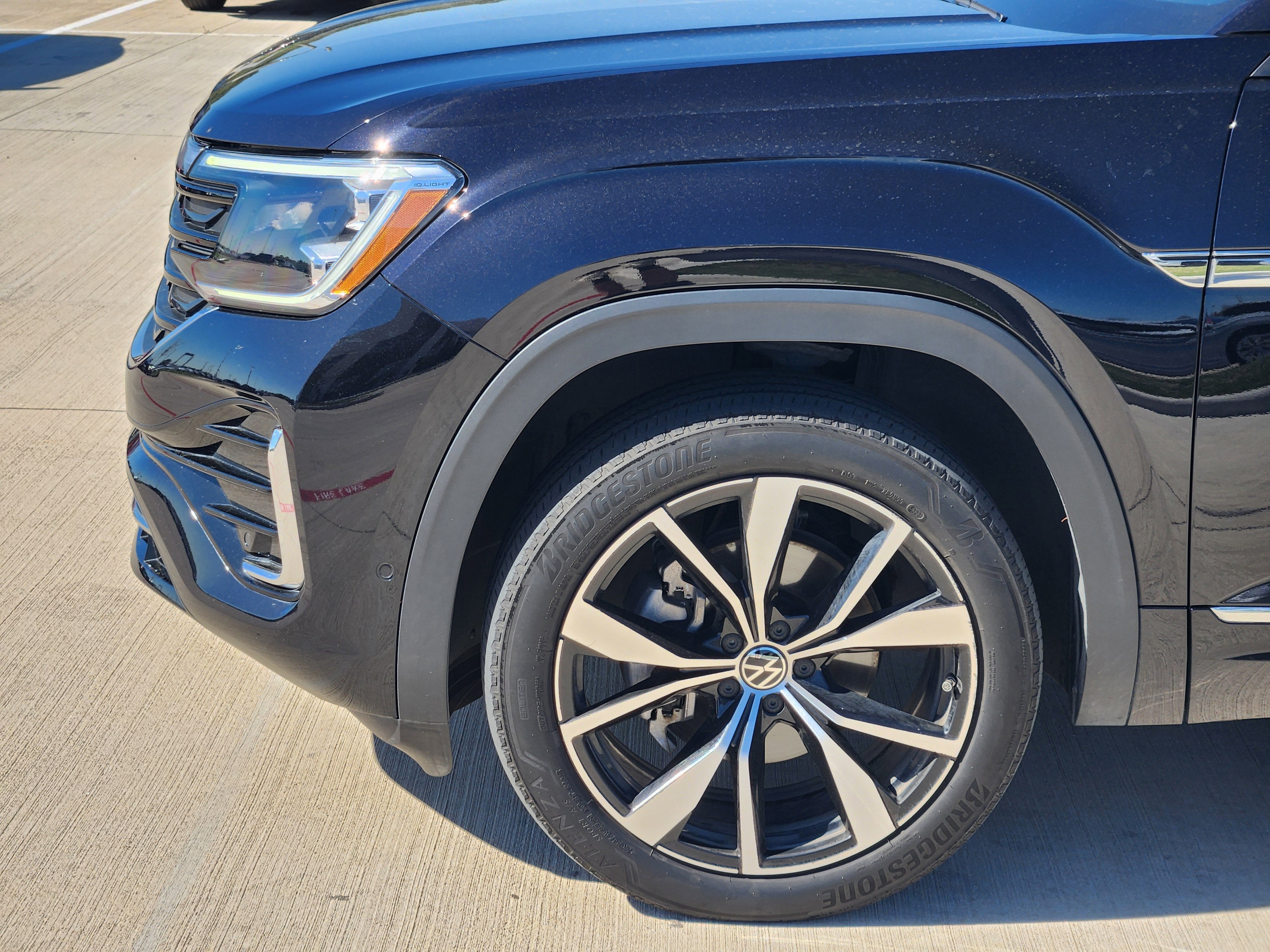 2024 Volkswagen Atlas 2.0T SEL Premium R-Line