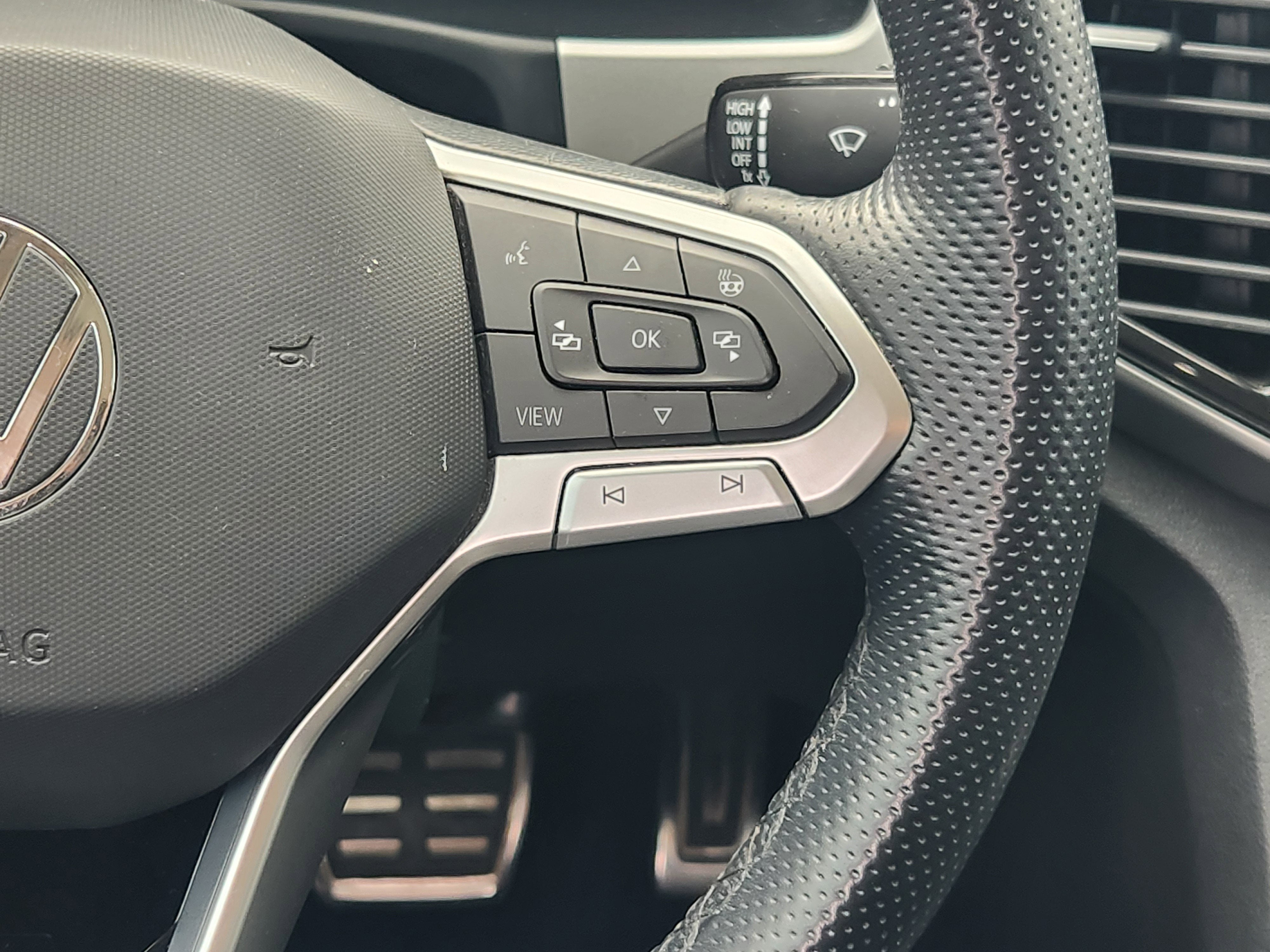 2023 Volkswagen Atlas 3.6L V6 SEL Premium R-Line