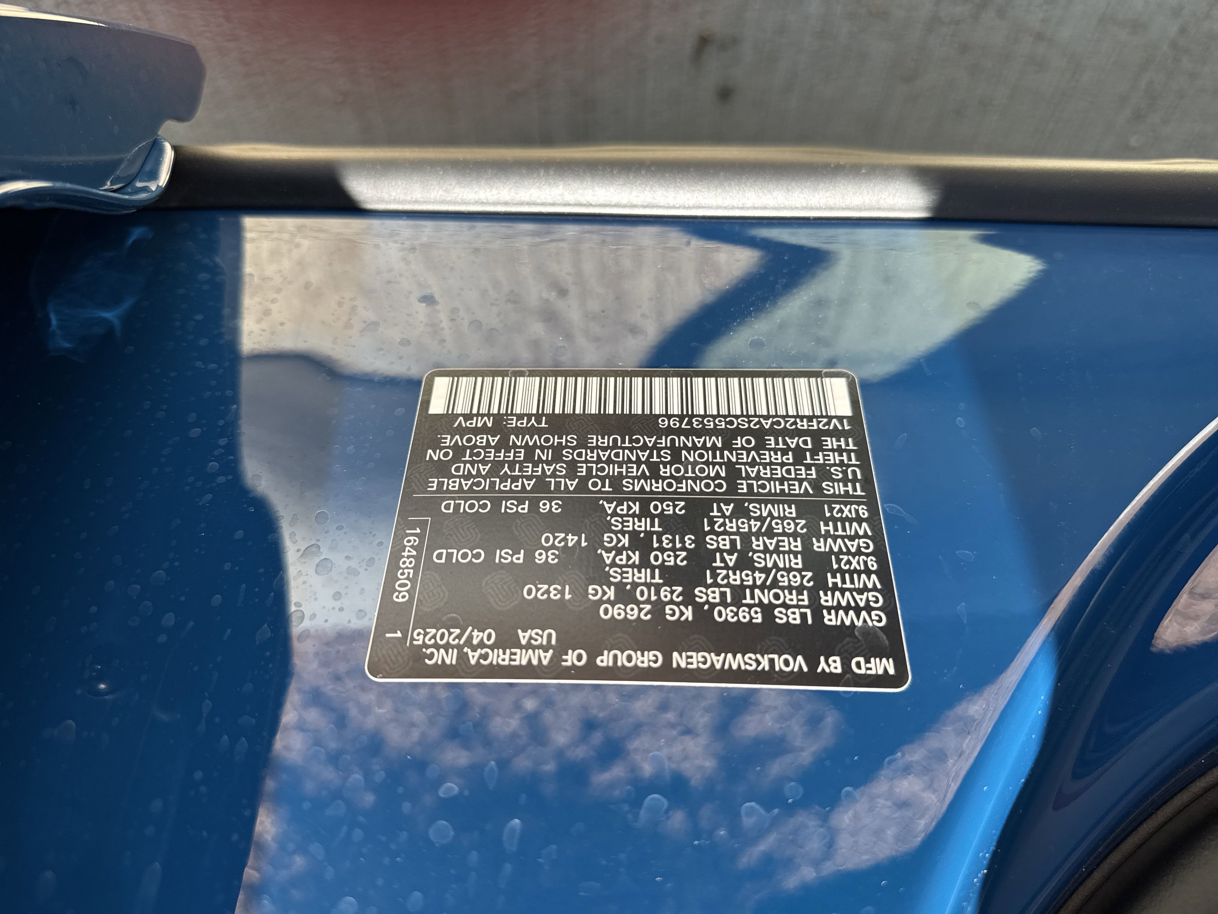 2025 Volkswagen Atlas 2.0T SEL Premium R-Line