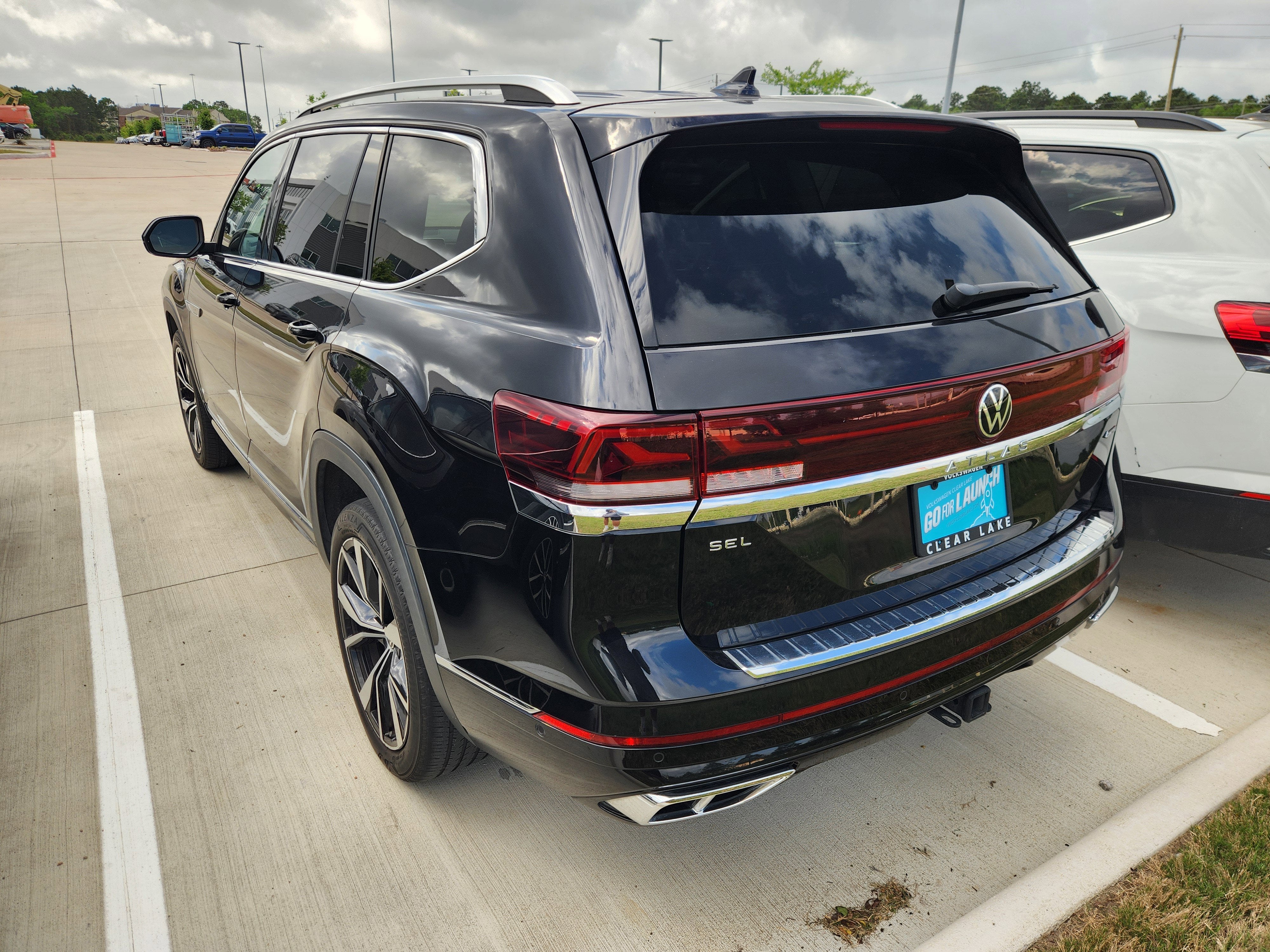 2024 Volkswagen Atlas 2.0T SEL Premium R-Line
