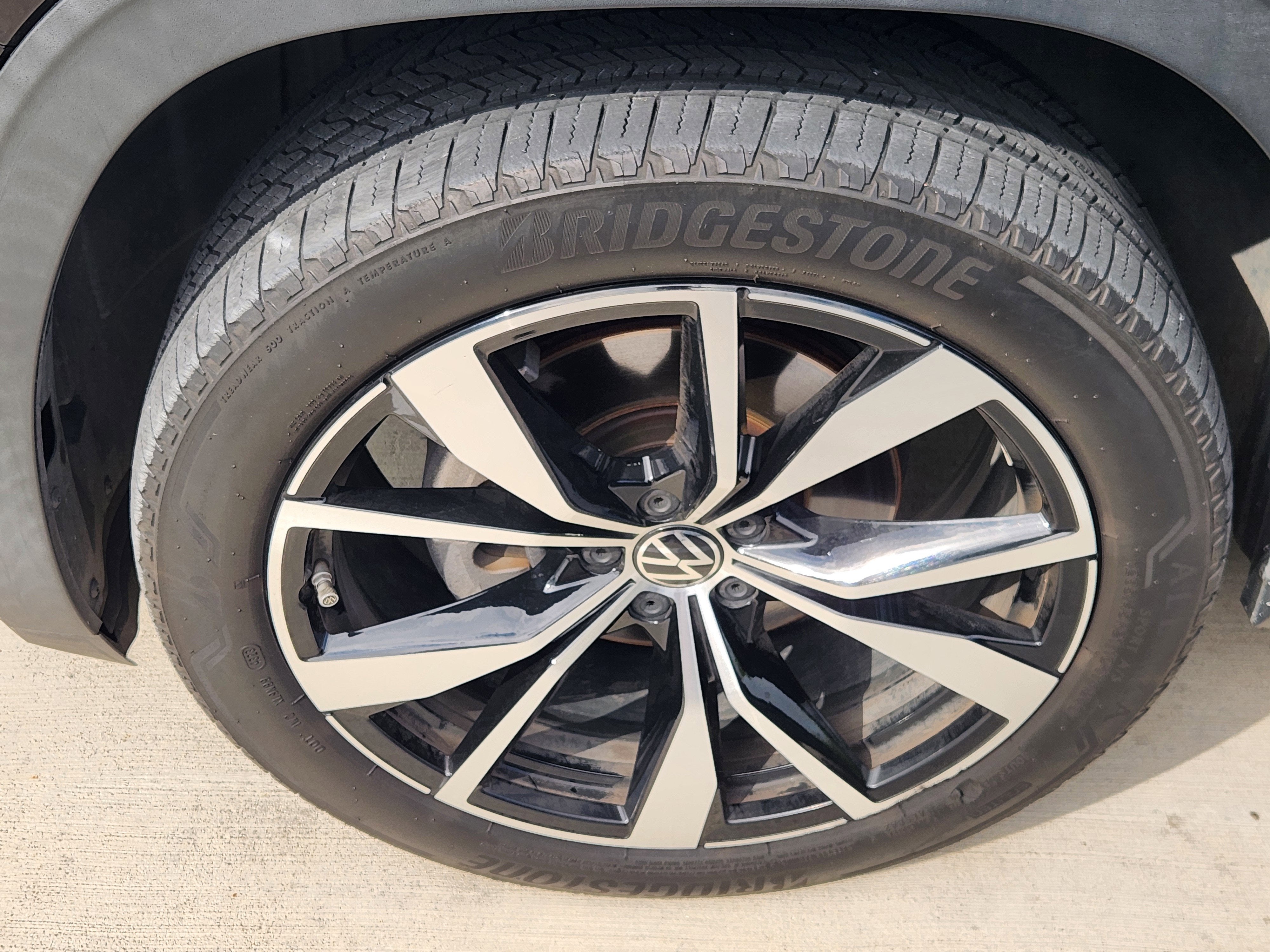 2024 Volkswagen Atlas 2.0T SEL Premium R-Line