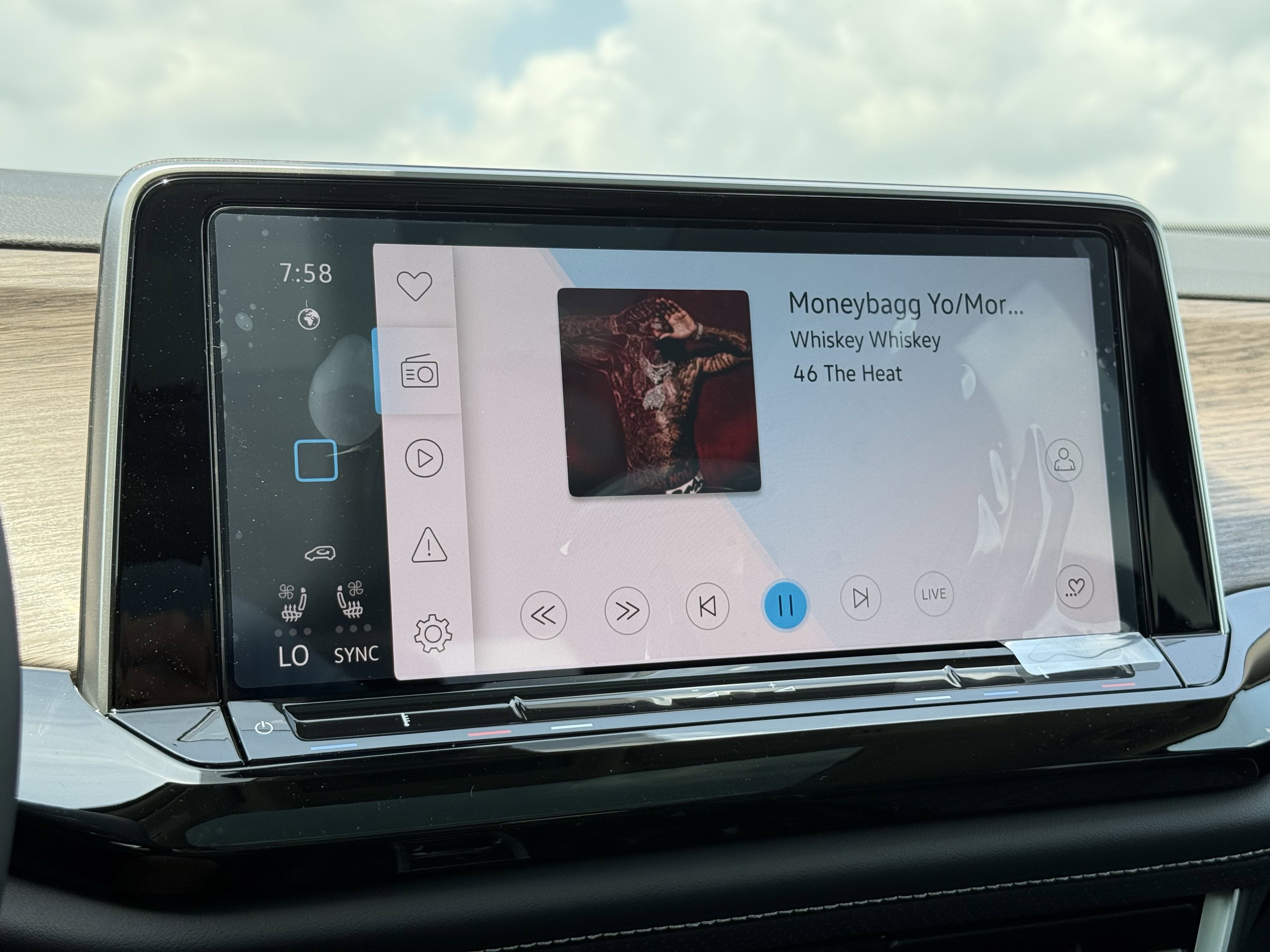 2025 Volkswagen Atlas 2.0T SEL Premium R-Line