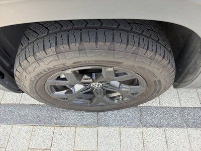 2024 Volkswagen Atlas 2.0T Peak Edition SEL