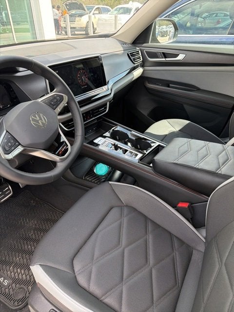 2024 Volkswagen Atlas 2.0T Peak Edition SEL