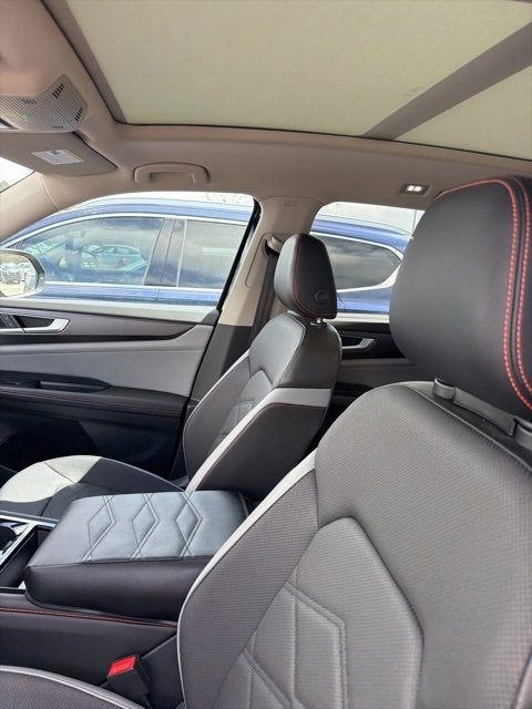 2024 Volkswagen Atlas 2.0T Peak Edition SEL