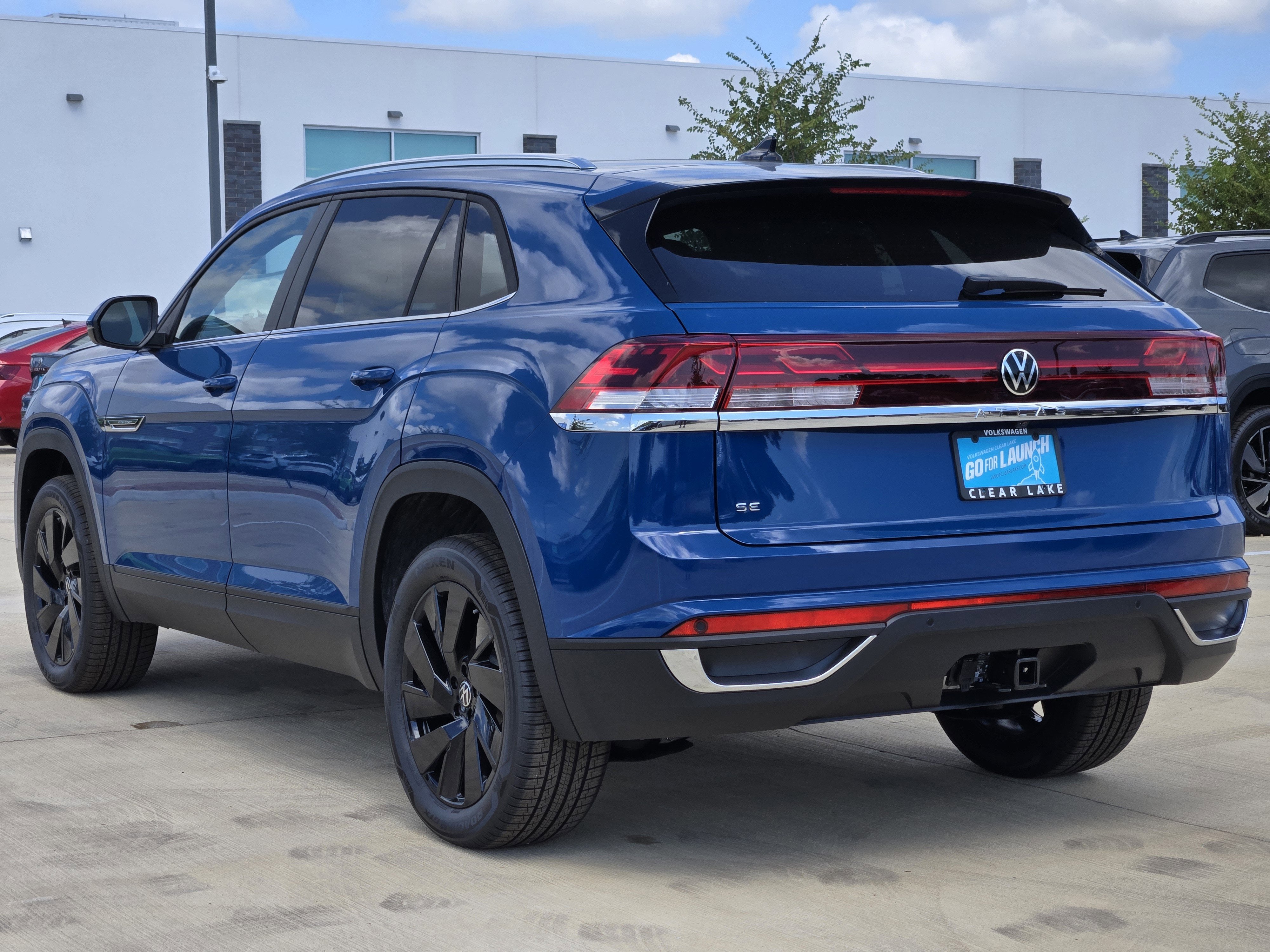 2026 Volkswagen Atlas Cross Sport 2.0T SE w/Technology