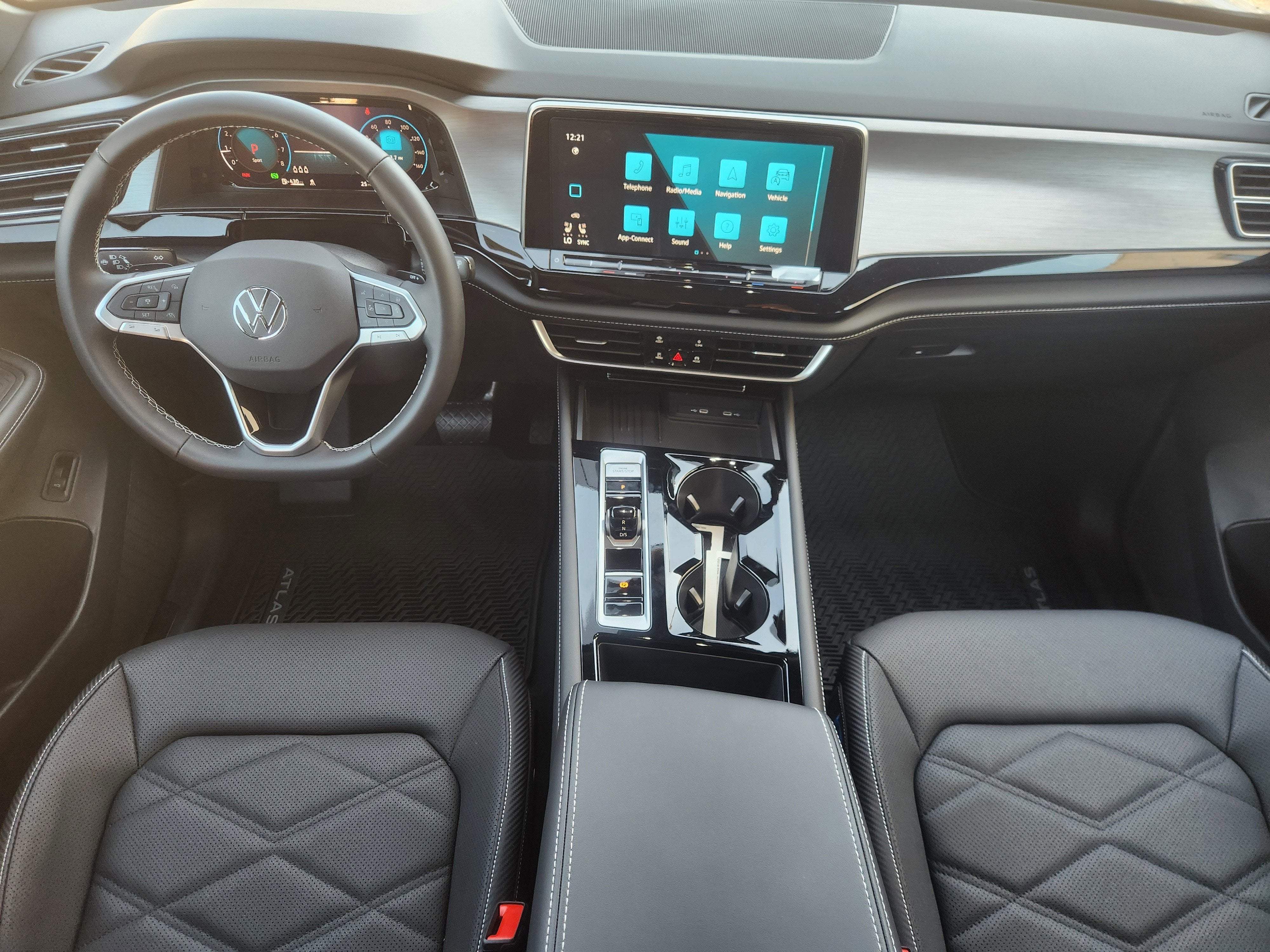 2026 Volkswagen Atlas Cross Sport 2.0T SE w/Technology