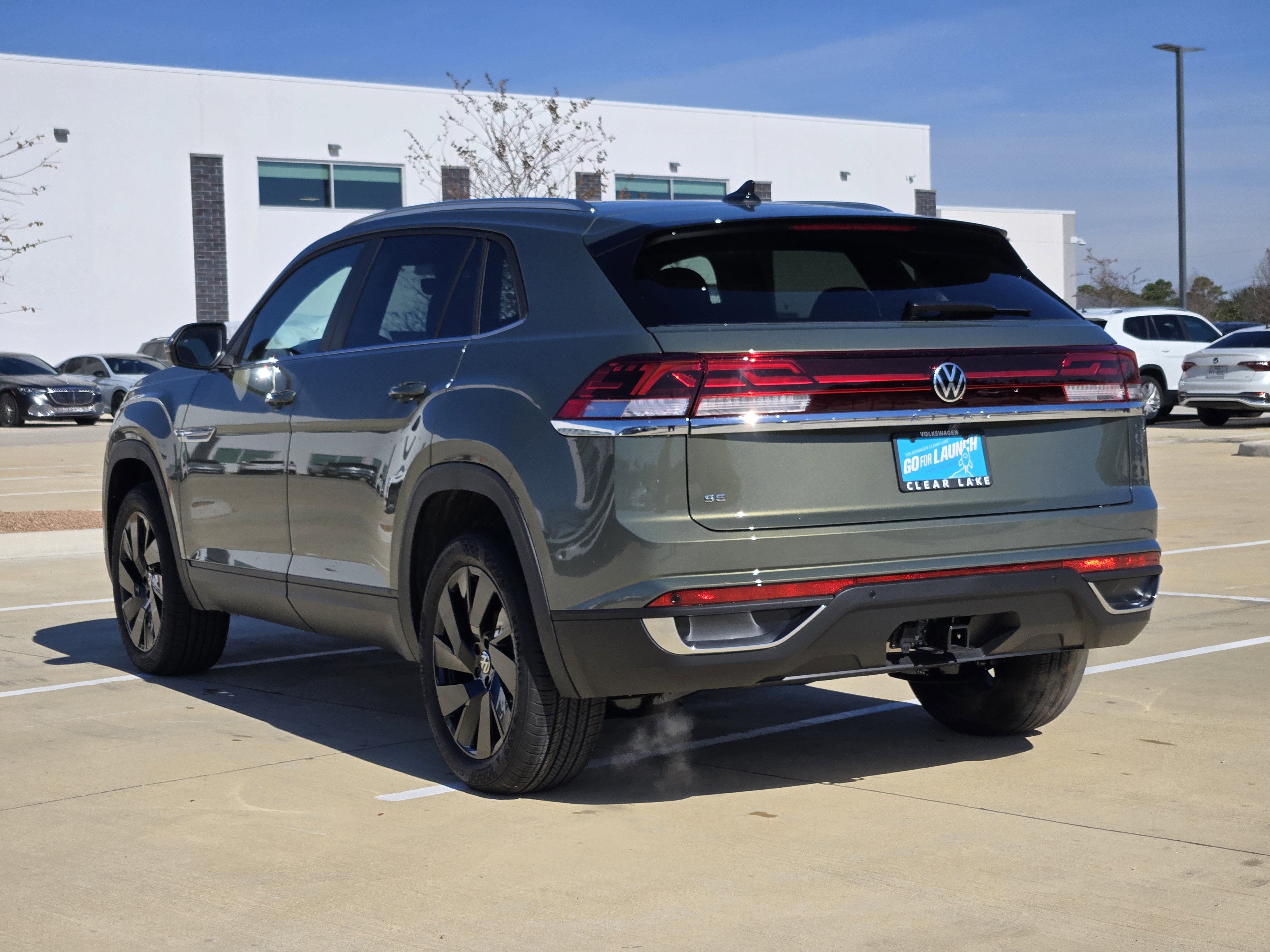 2026 Volkswagen Atlas Cross Sport 2.0T SE w/Technology