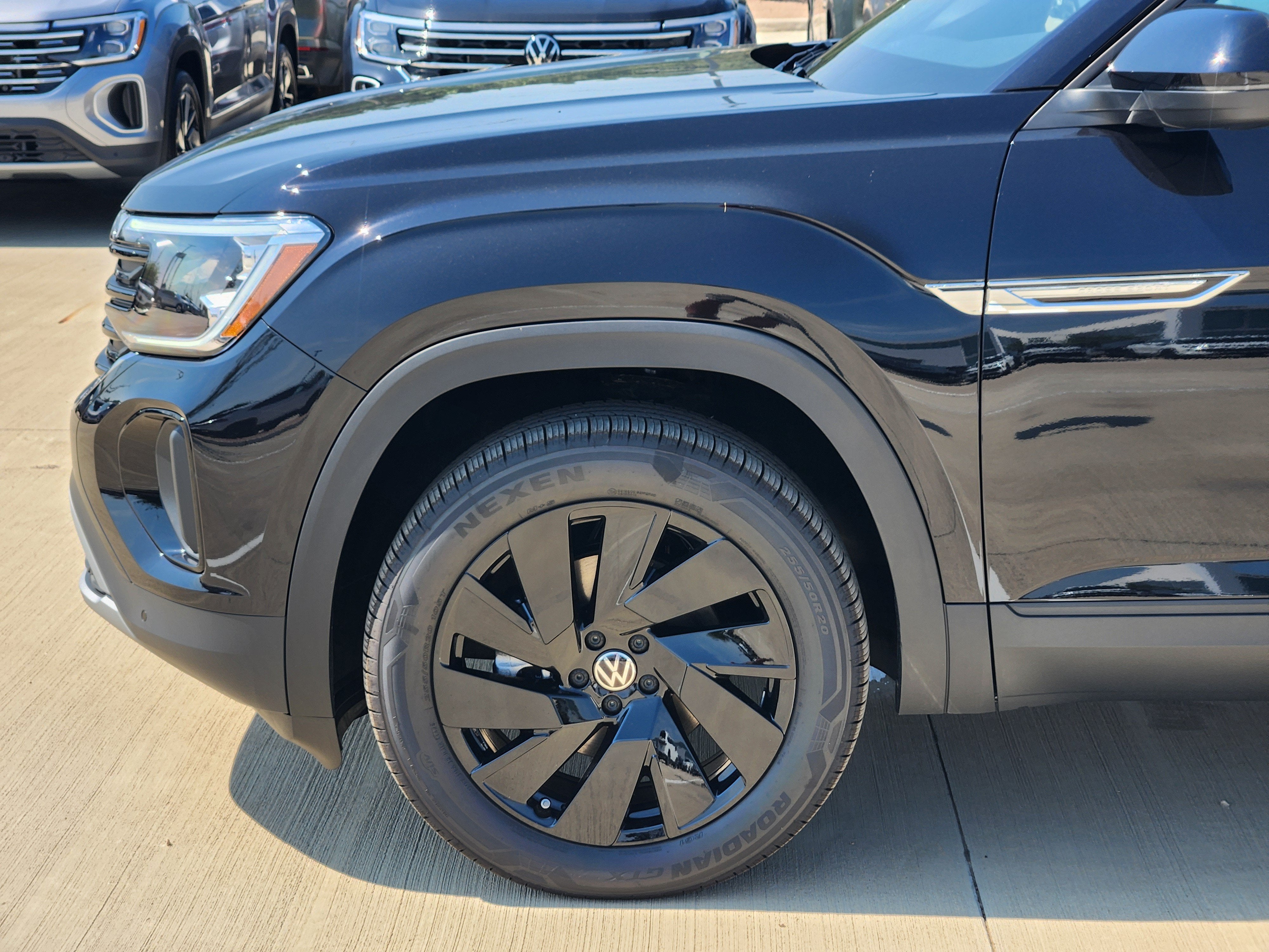 2026 Volkswagen Atlas Cross Sport 2.0T SE w/Technology
