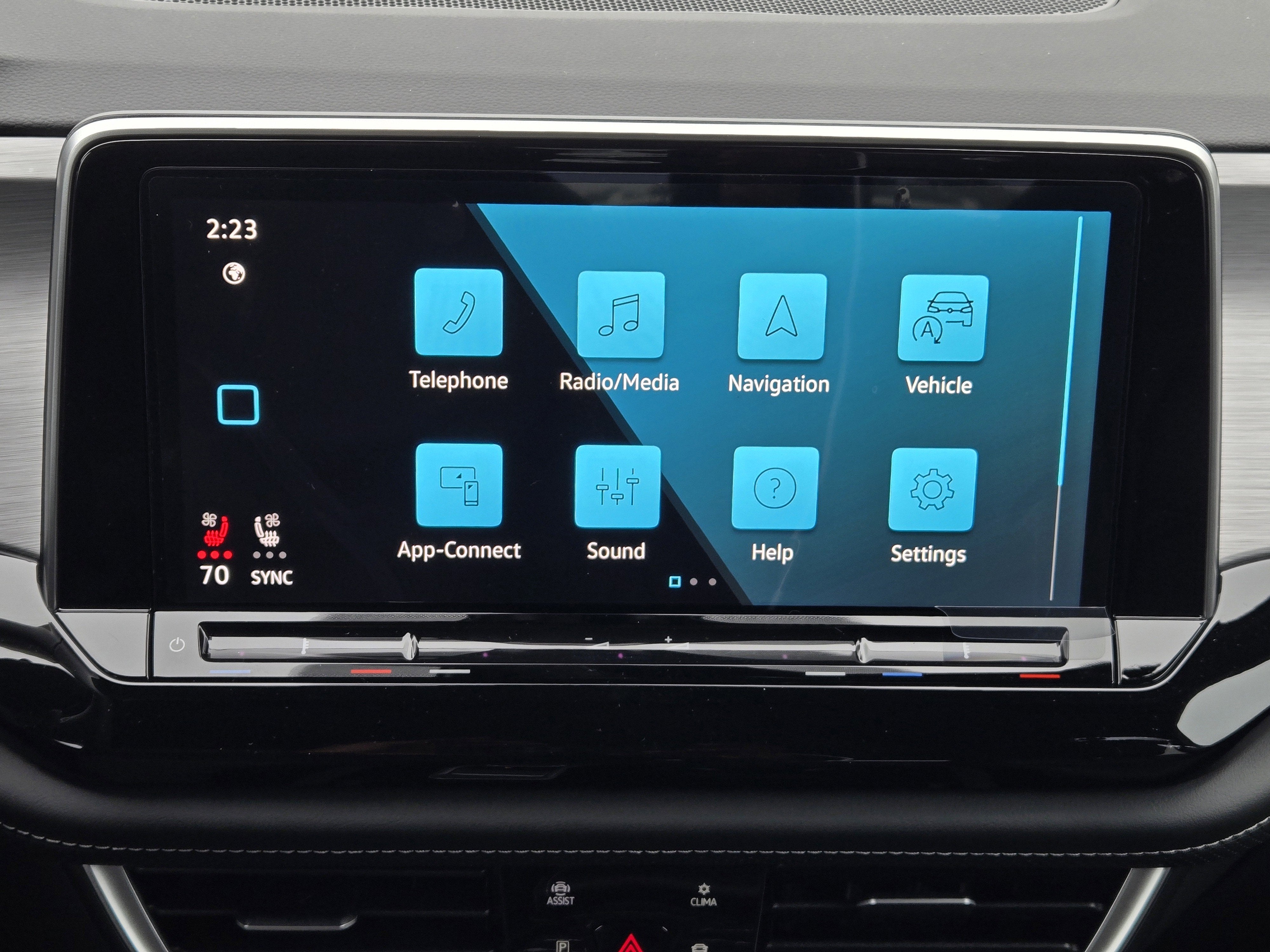 2026 Volkswagen Atlas Cross Sport 2.0T SE w/Technology